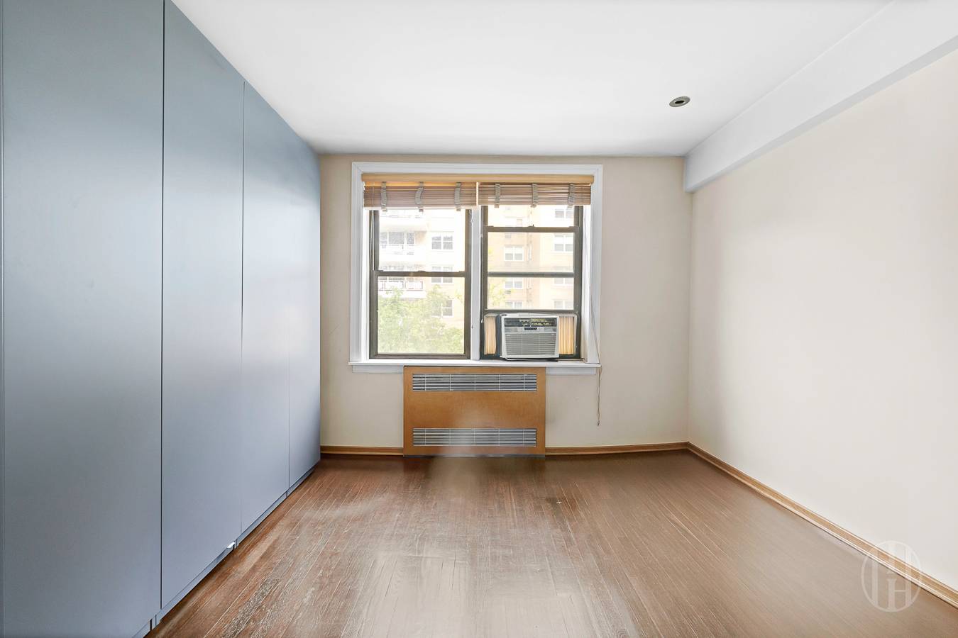54 E 8th Street 3J