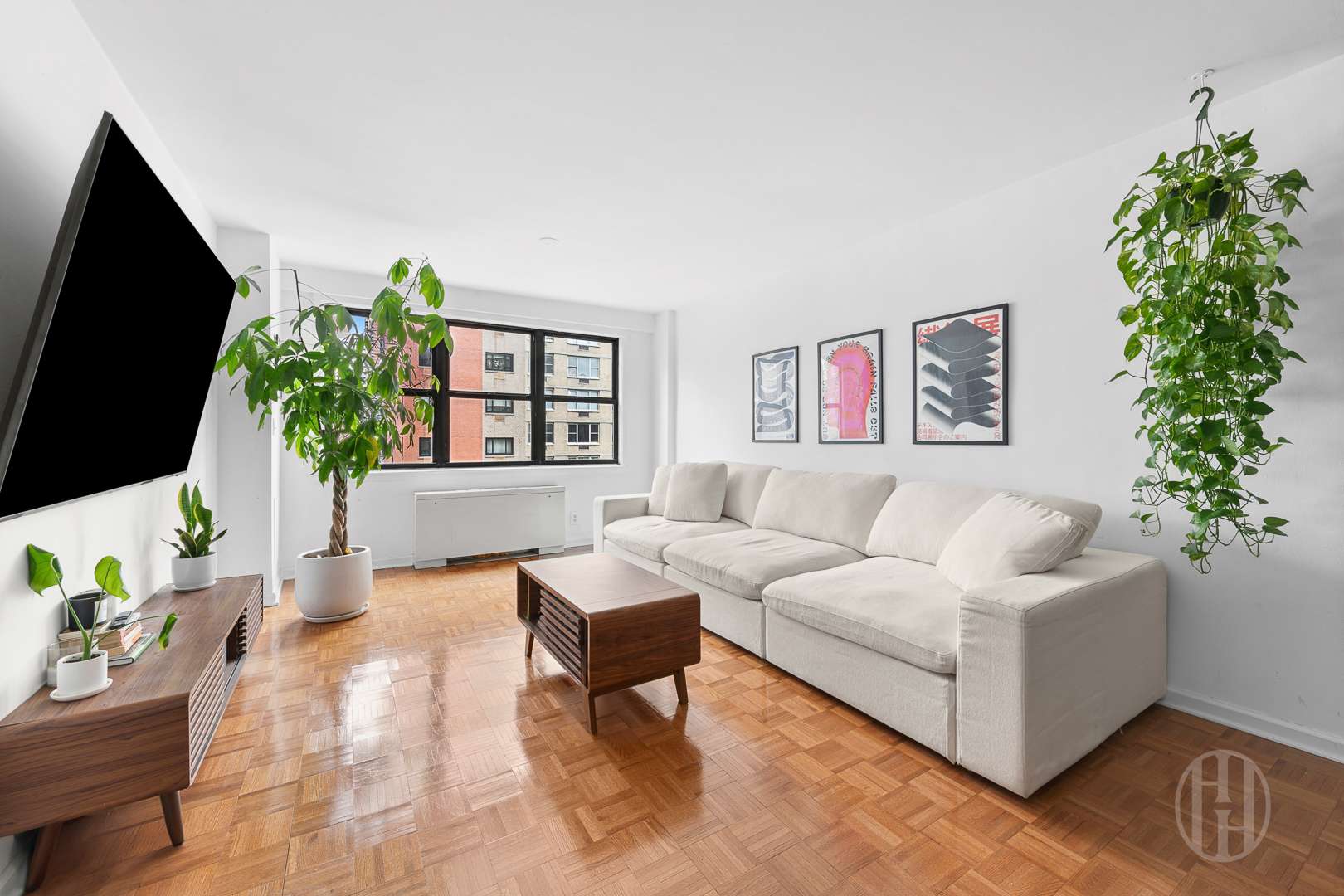 201 E 28th Street 10L