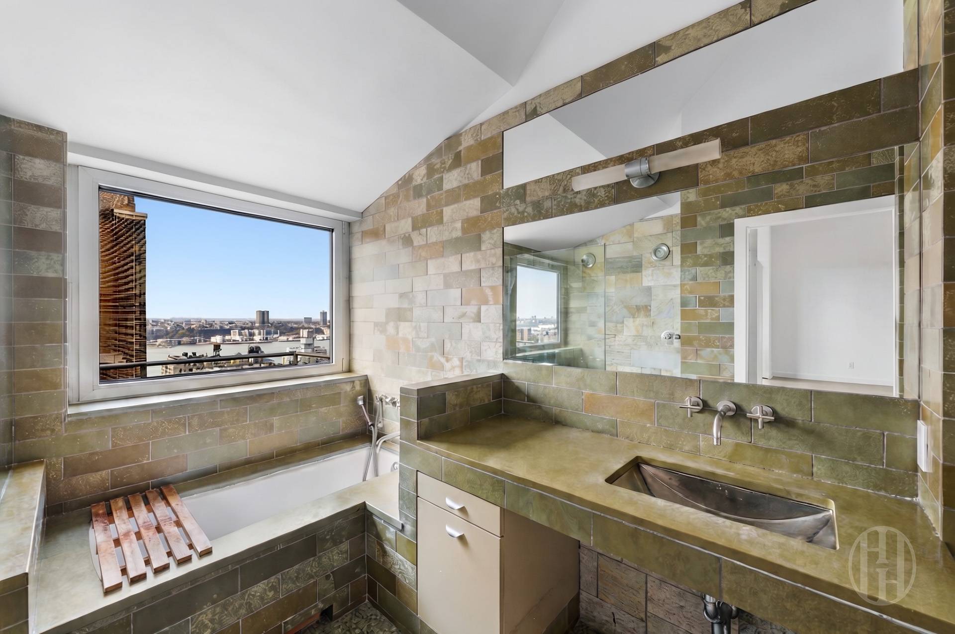 2166 Broadway PH