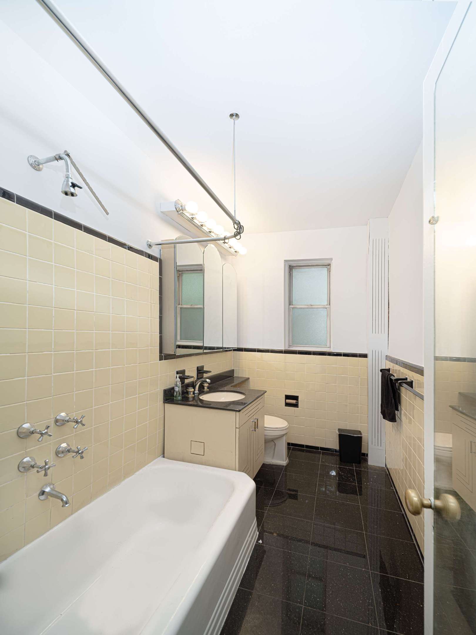 915 E 17th Street 109