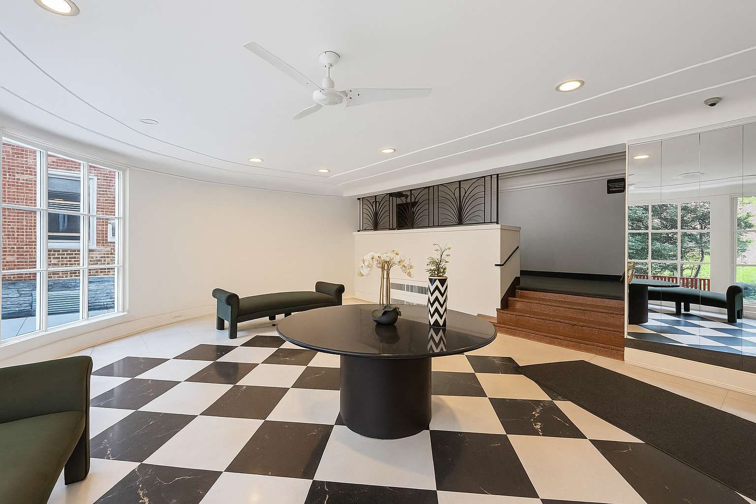 915 E 17th Street 302