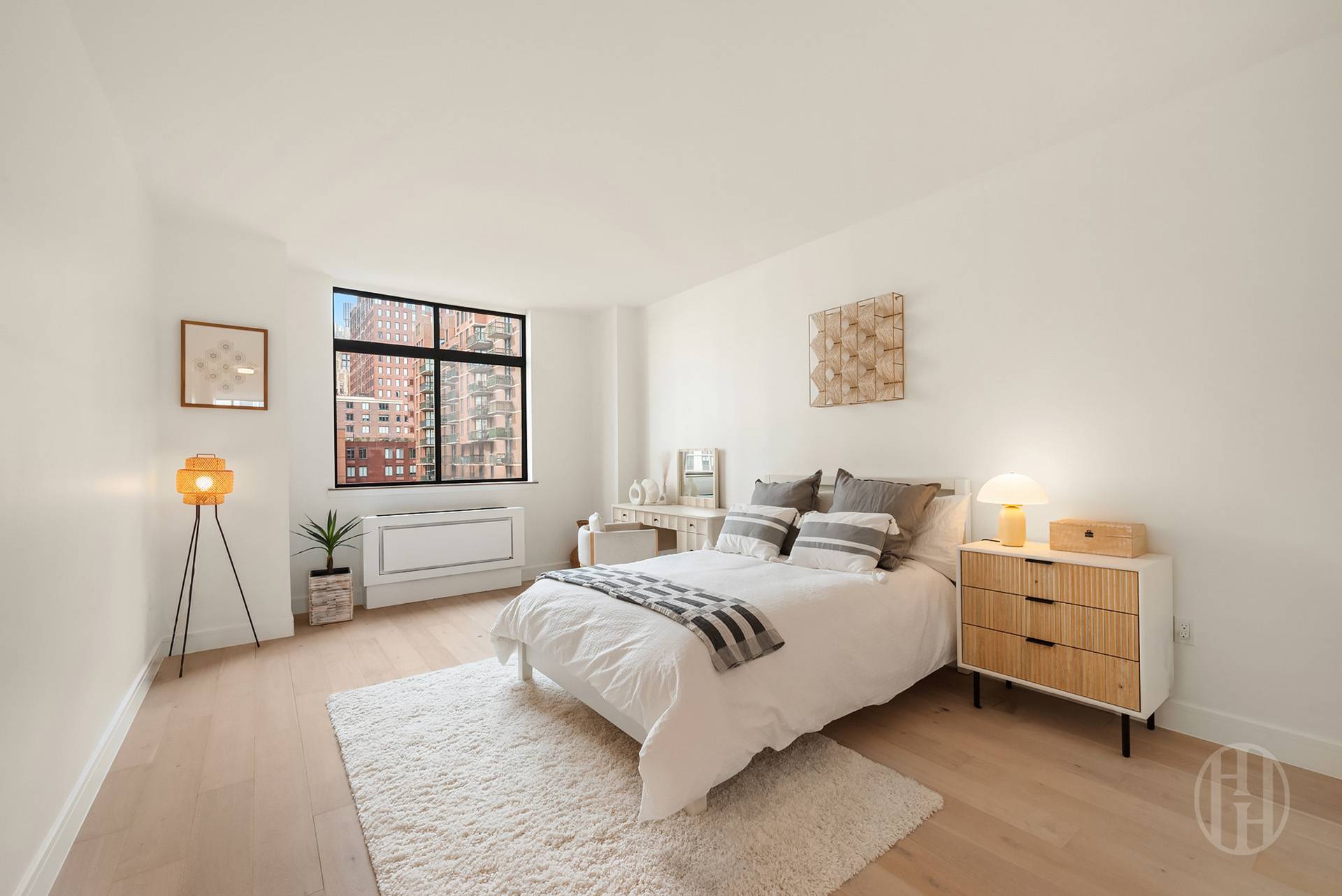 350 Albany Street 8A