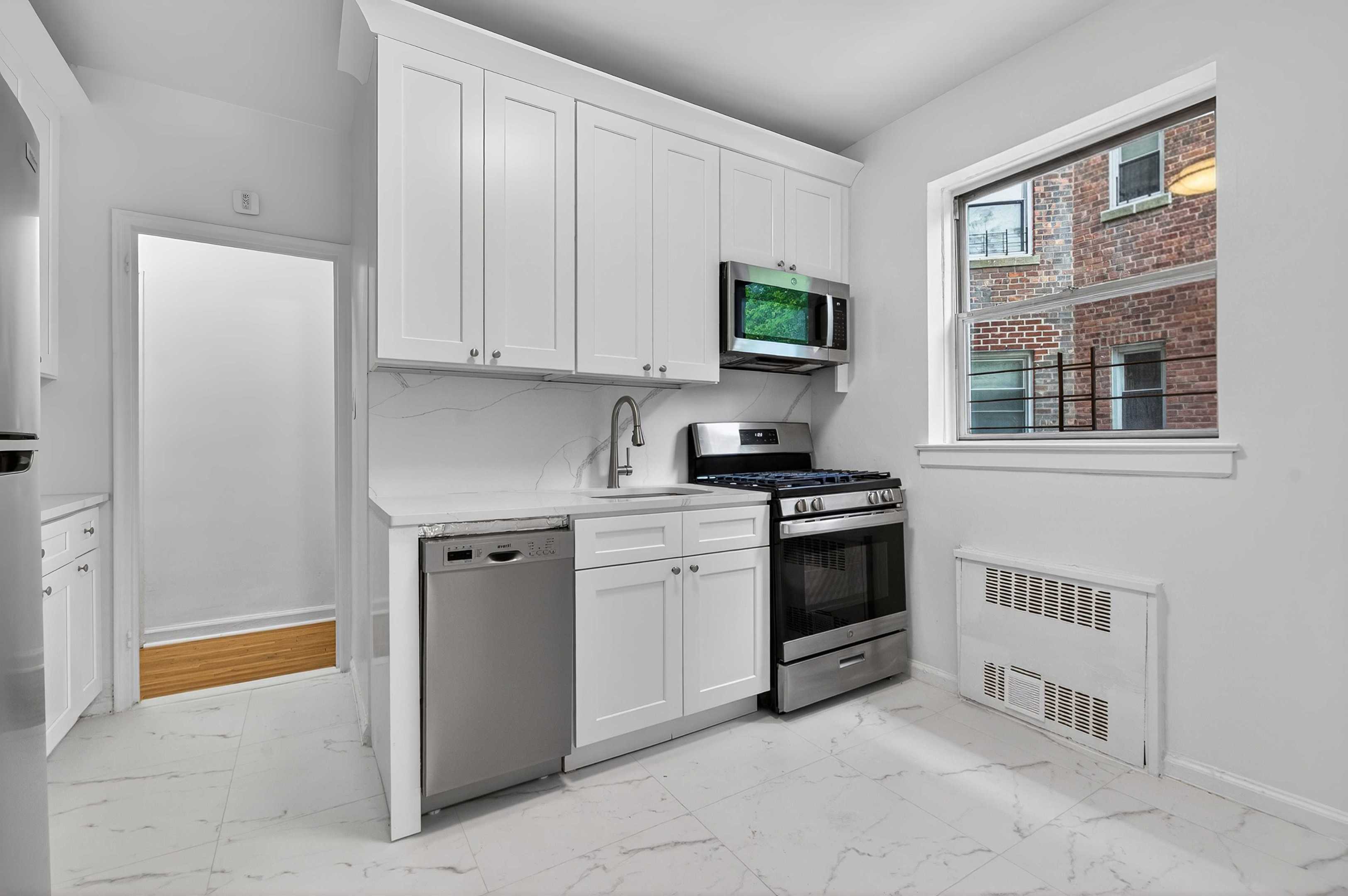 915 E 17th Street 207