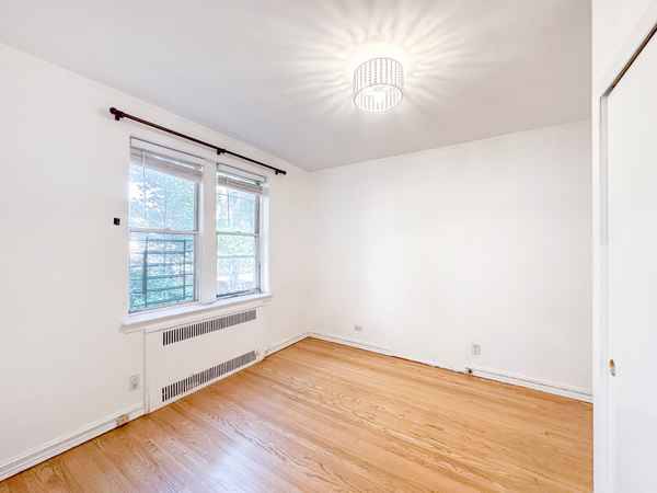1615 Ave I 122
