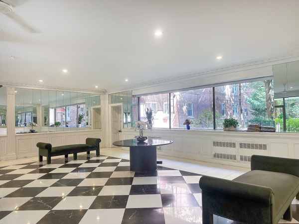 1615 Ave I 122