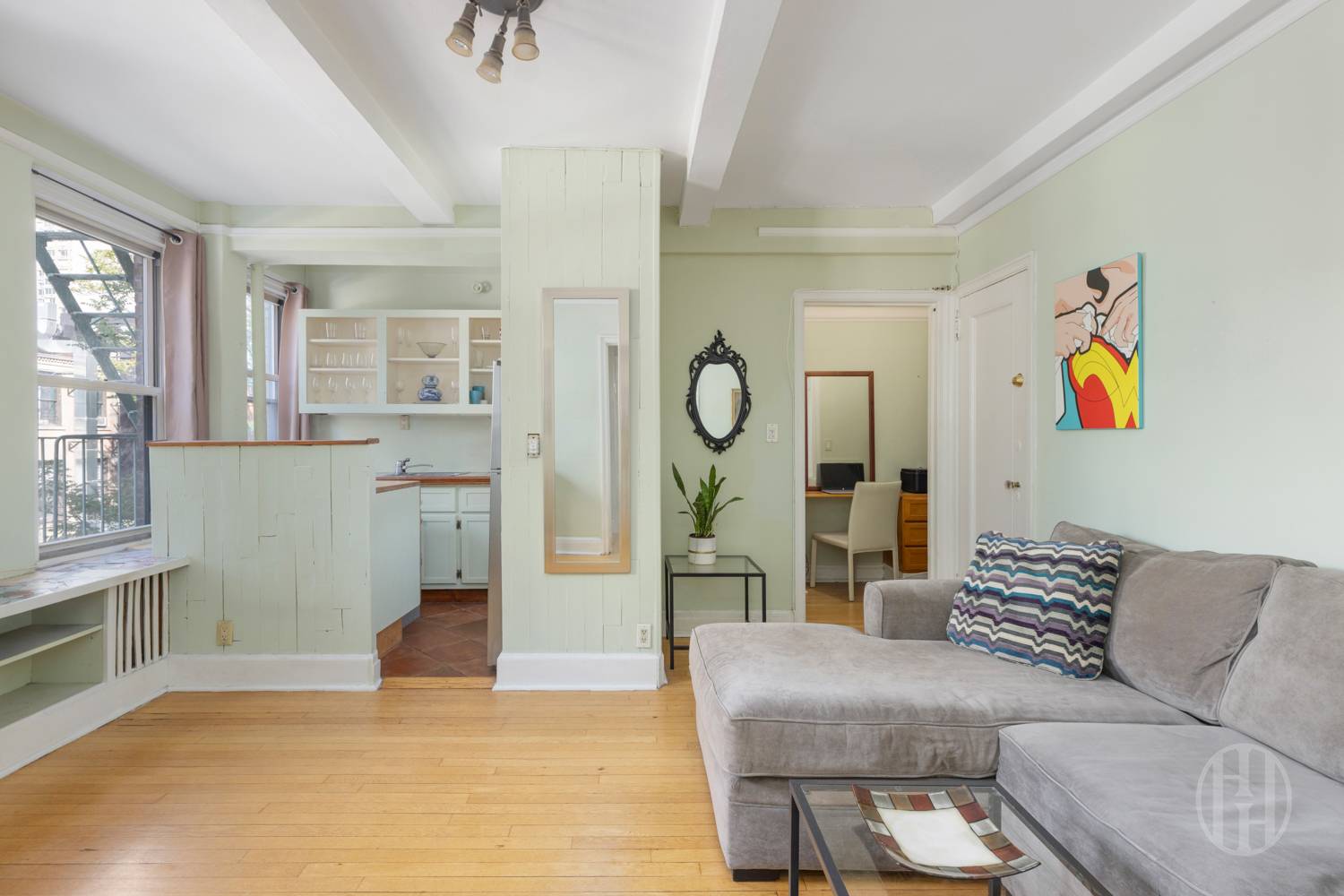 325 W 45th Street 519