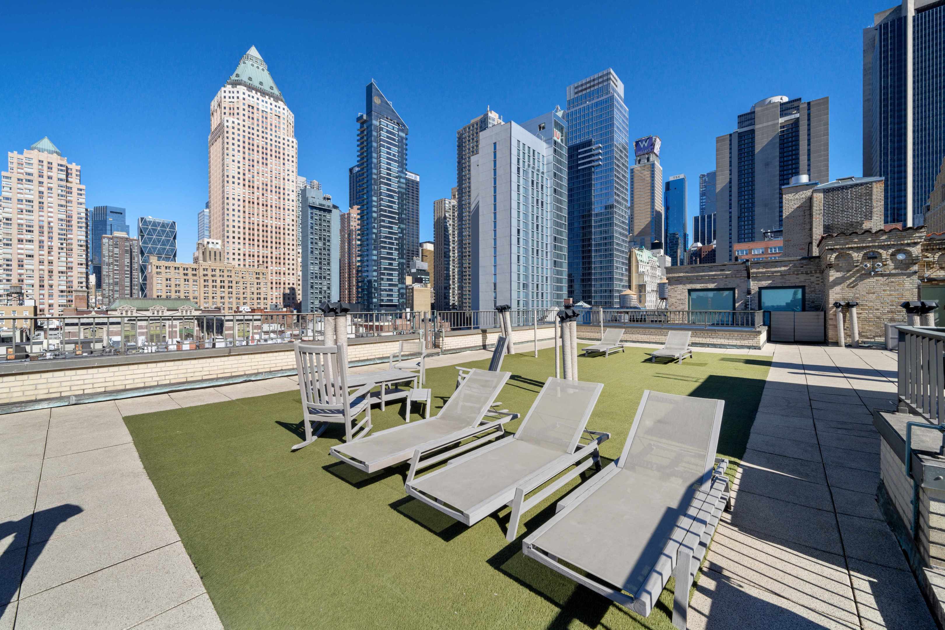 325 W 45th Street 519