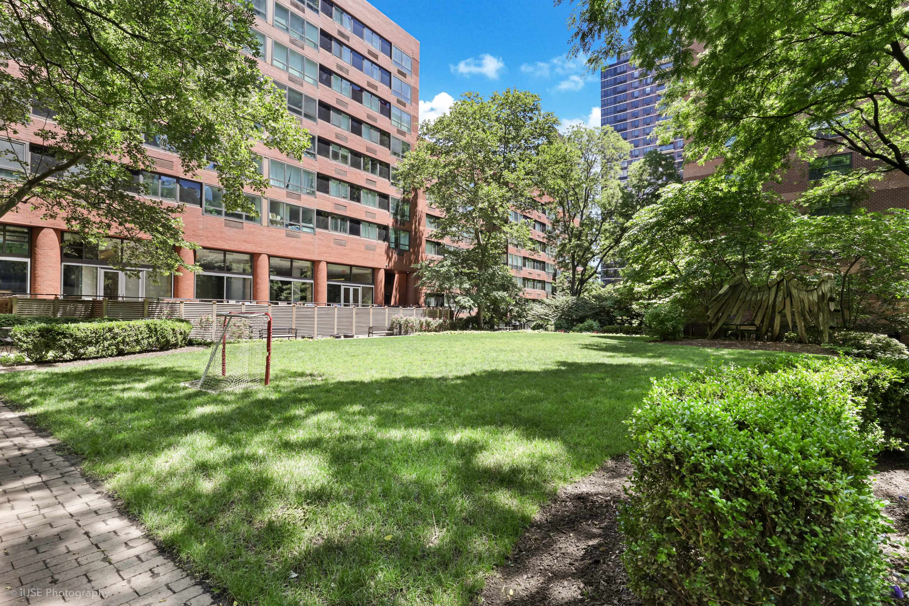200 E 94th Street 0