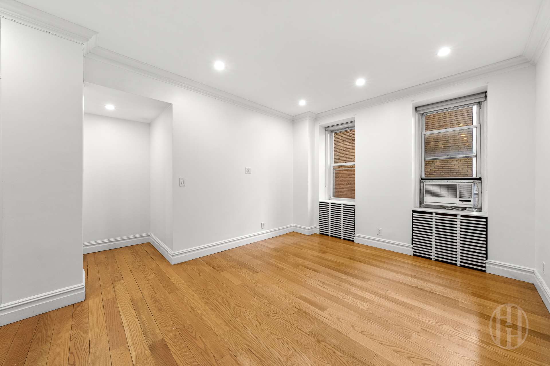 26 E 63rd Street 2c