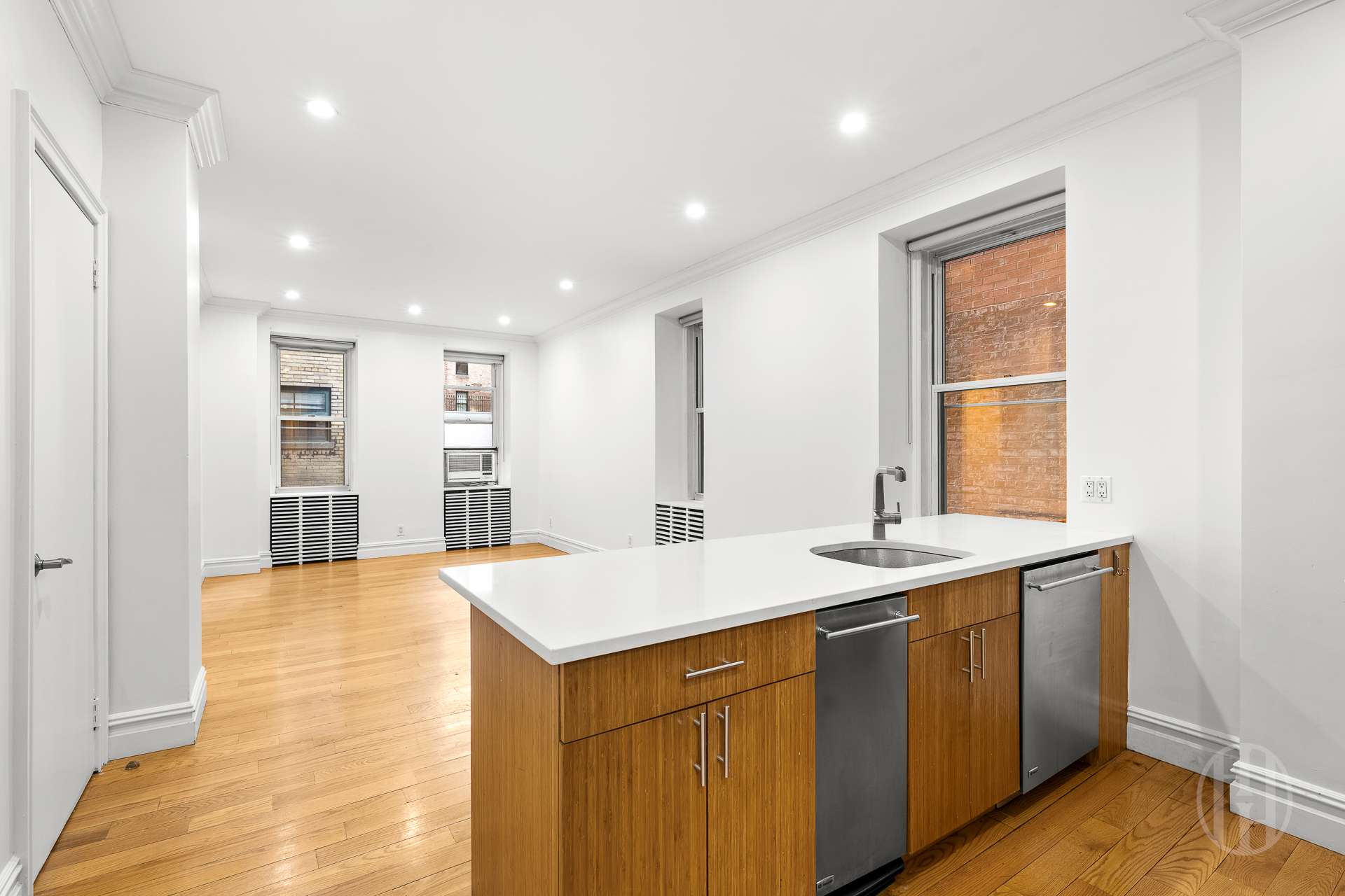 26 E 63rd Street 2c