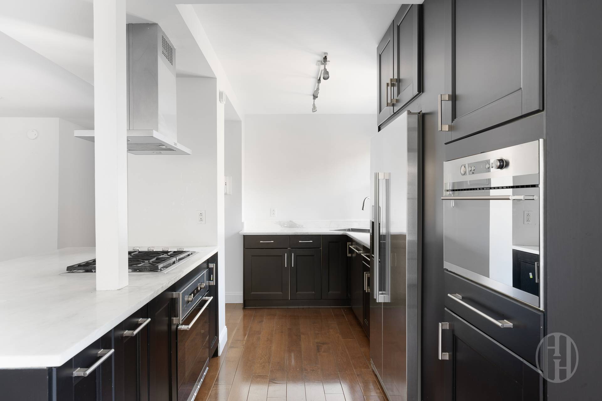 77 W 55th Street 16B