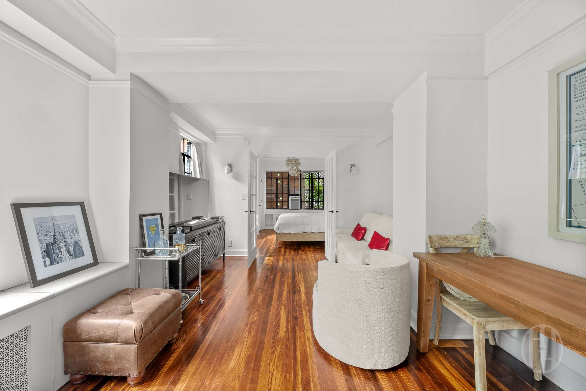 320 E 42nd Street 718