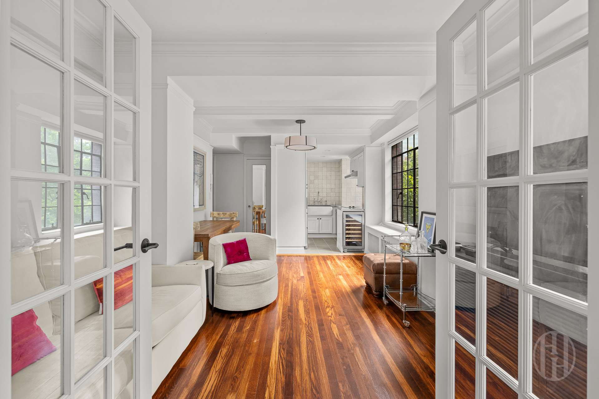 320 E 42nd Street 718