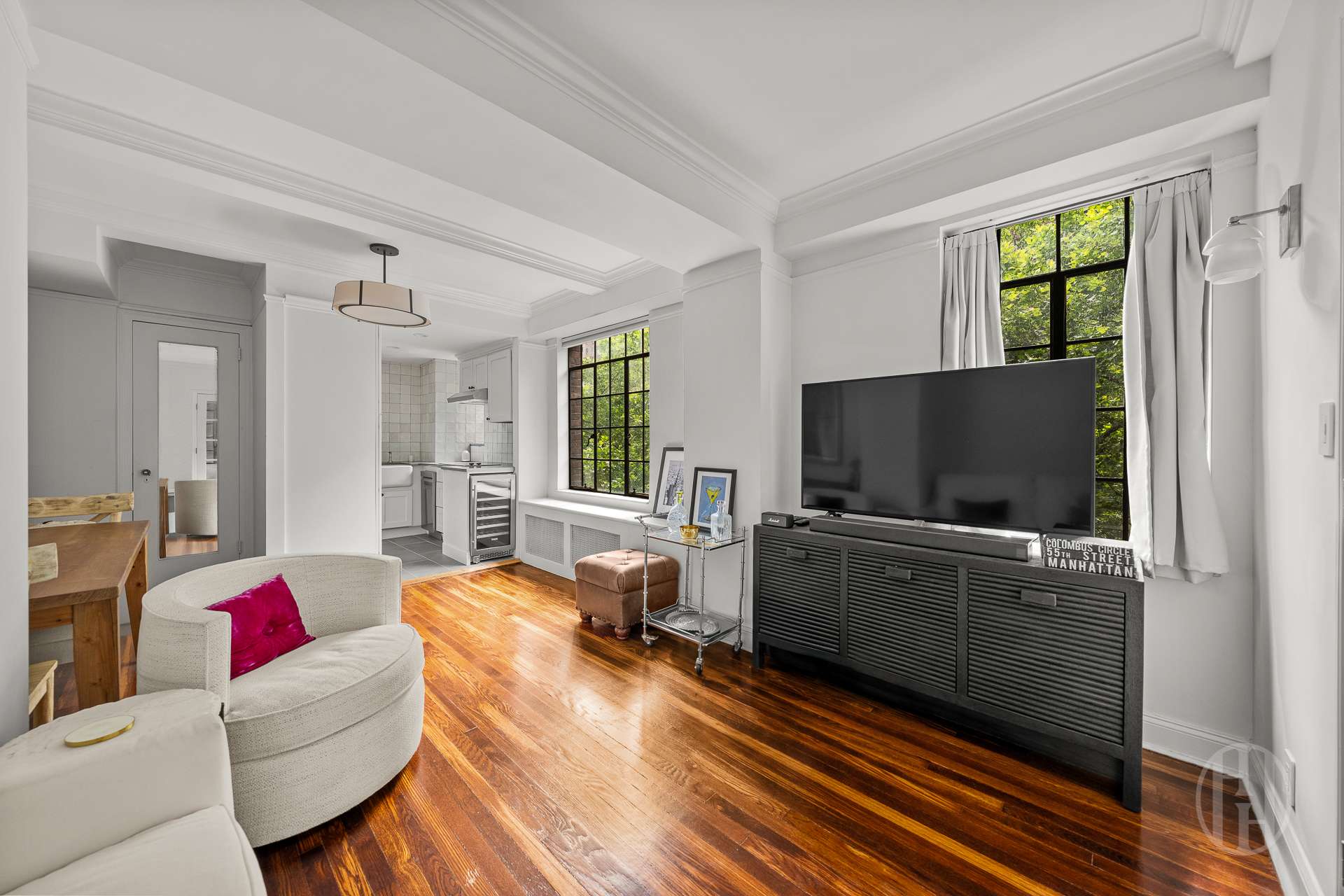 320 E 42nd Street 718