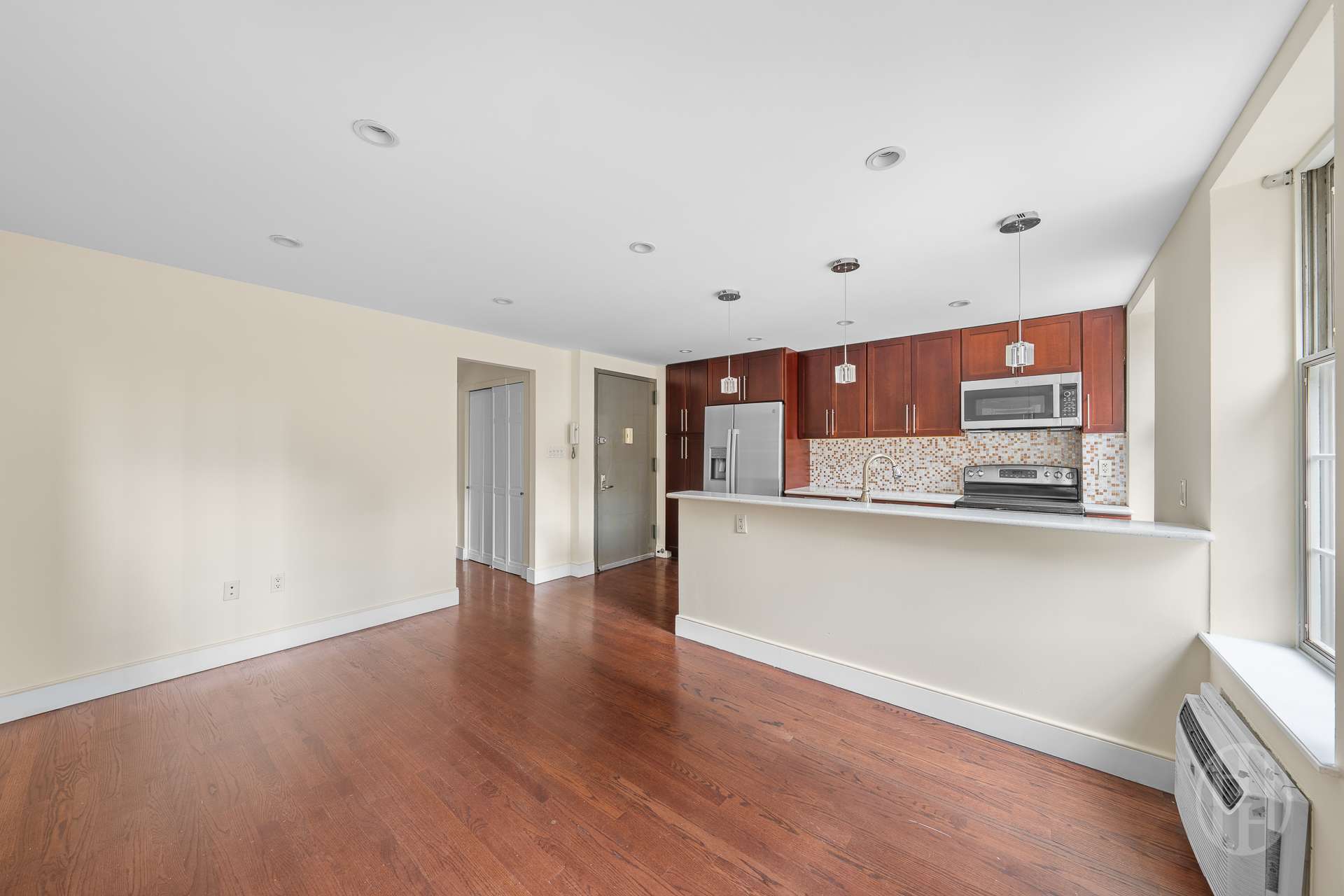 200 E 35th Street 3