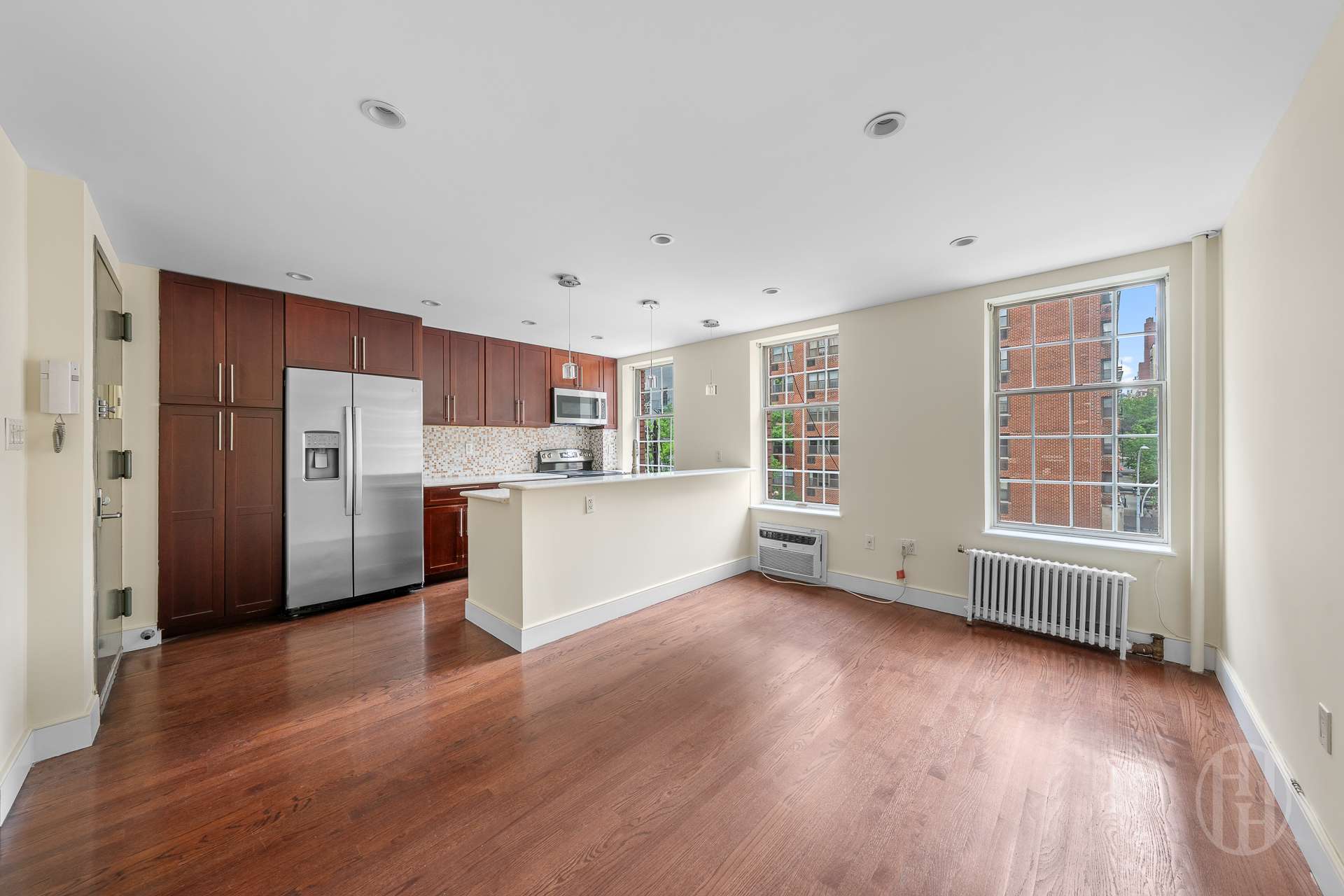 200 E 35th Street 3