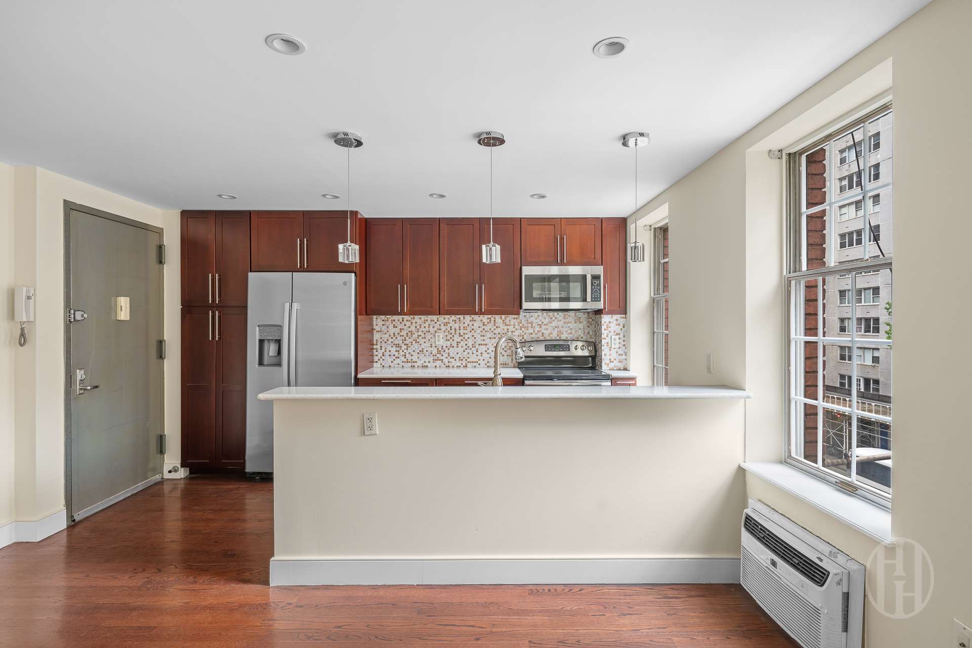 200 E 35th Street 3