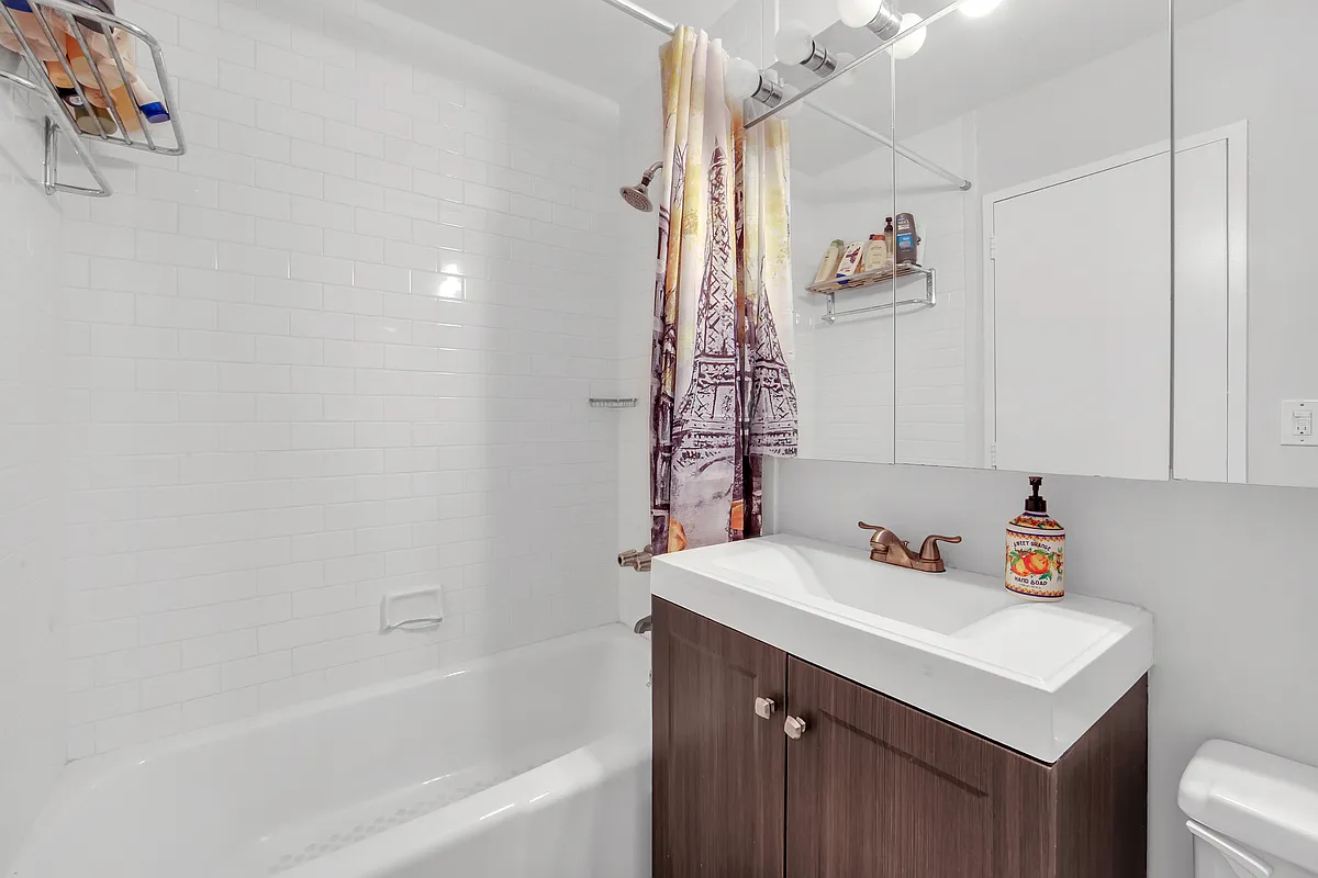 310 E 46th Street 21f
