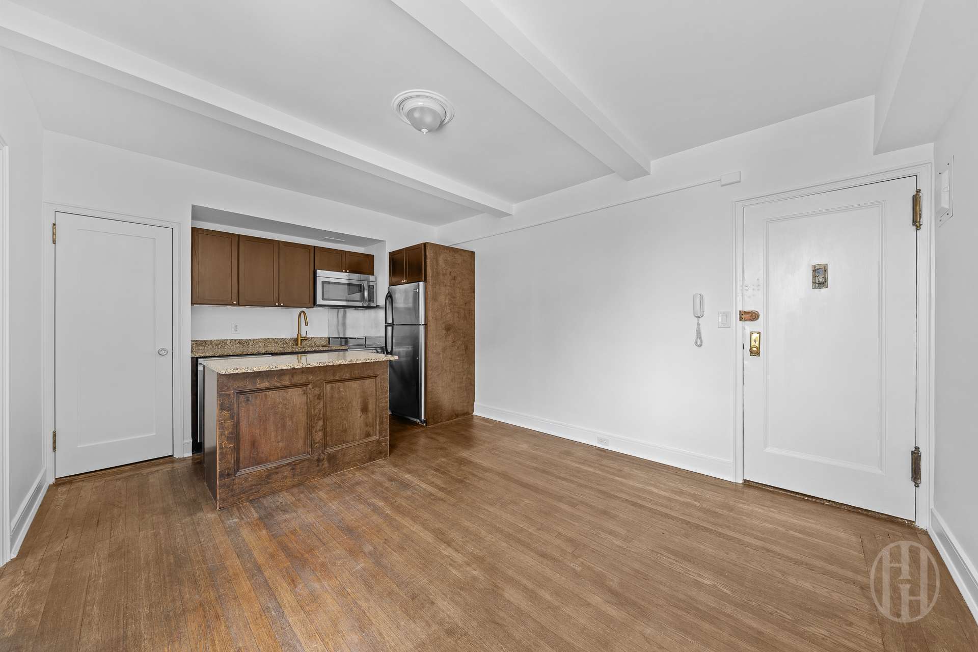 325 W 45th Street 1020