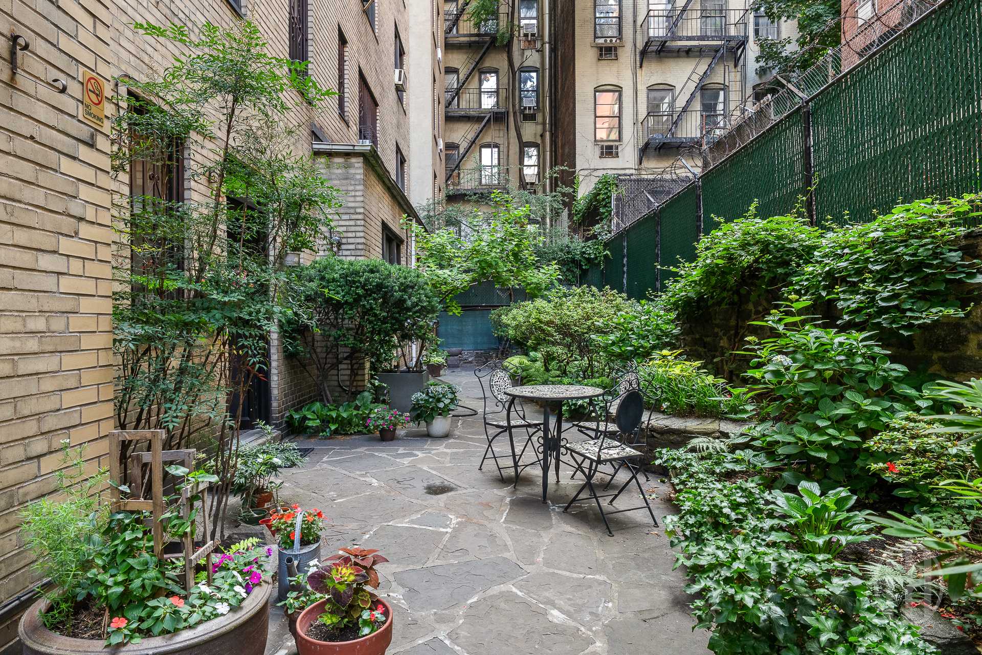211 E 35th Street 8E