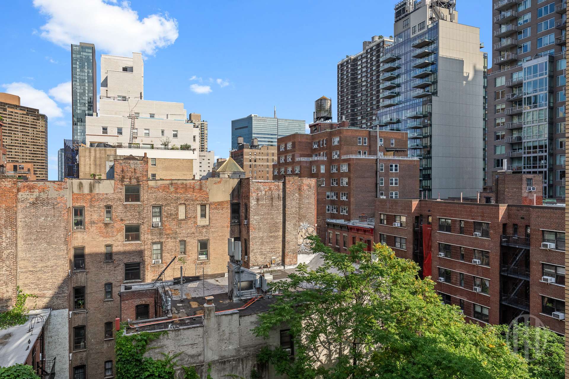 211 E 35th Street 8E