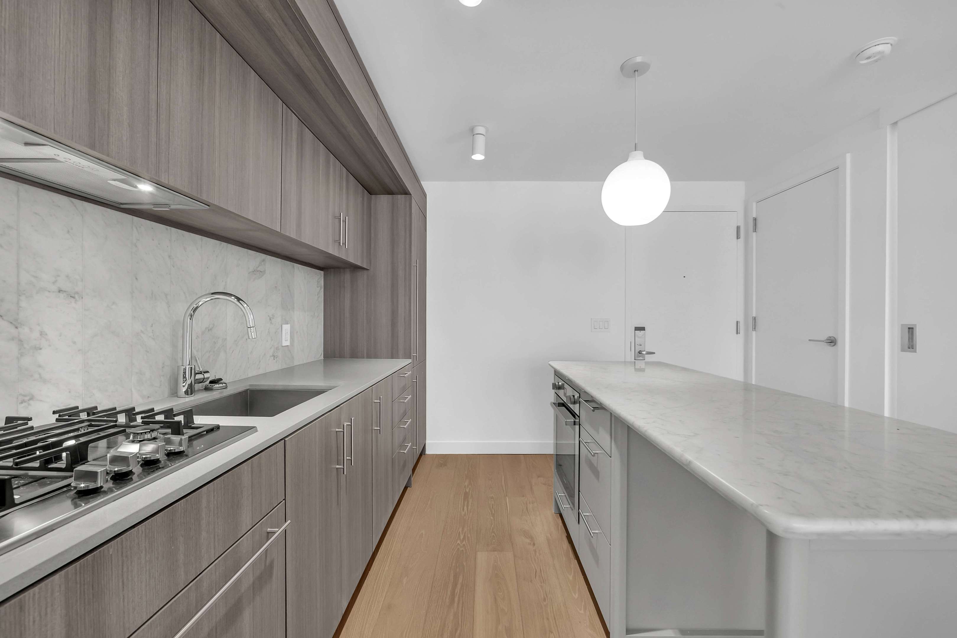 234 E 46th Street 703