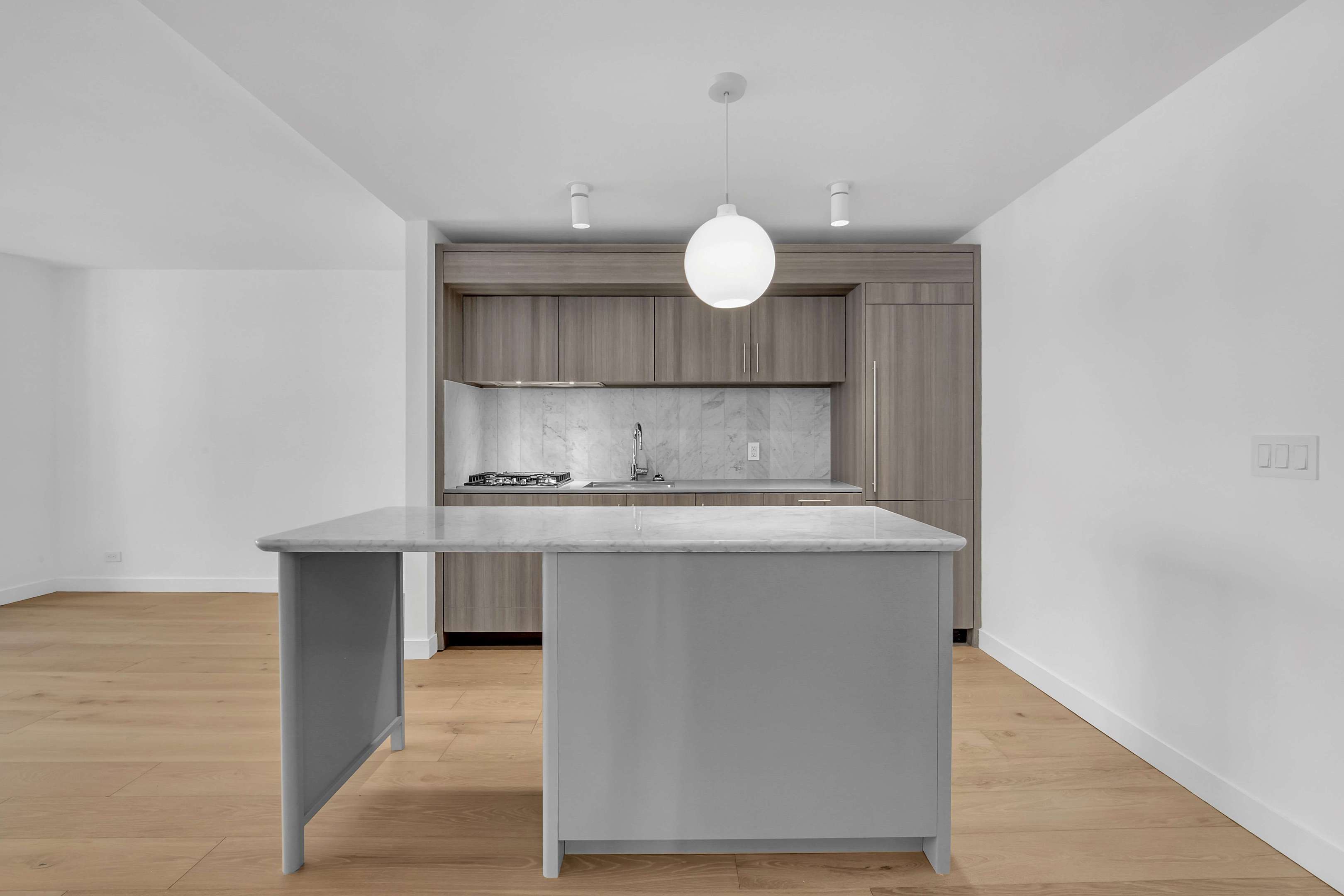 234 E 46th Street 703