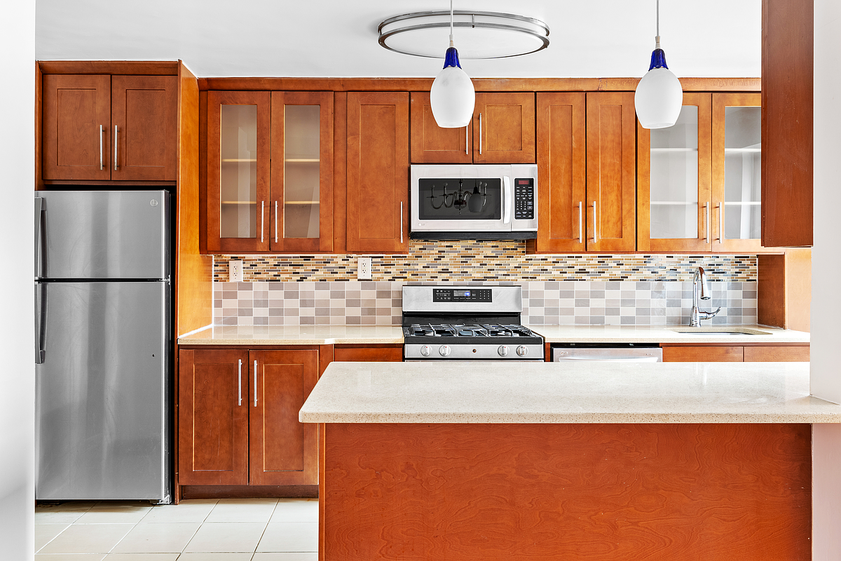 212 E Broadway G701