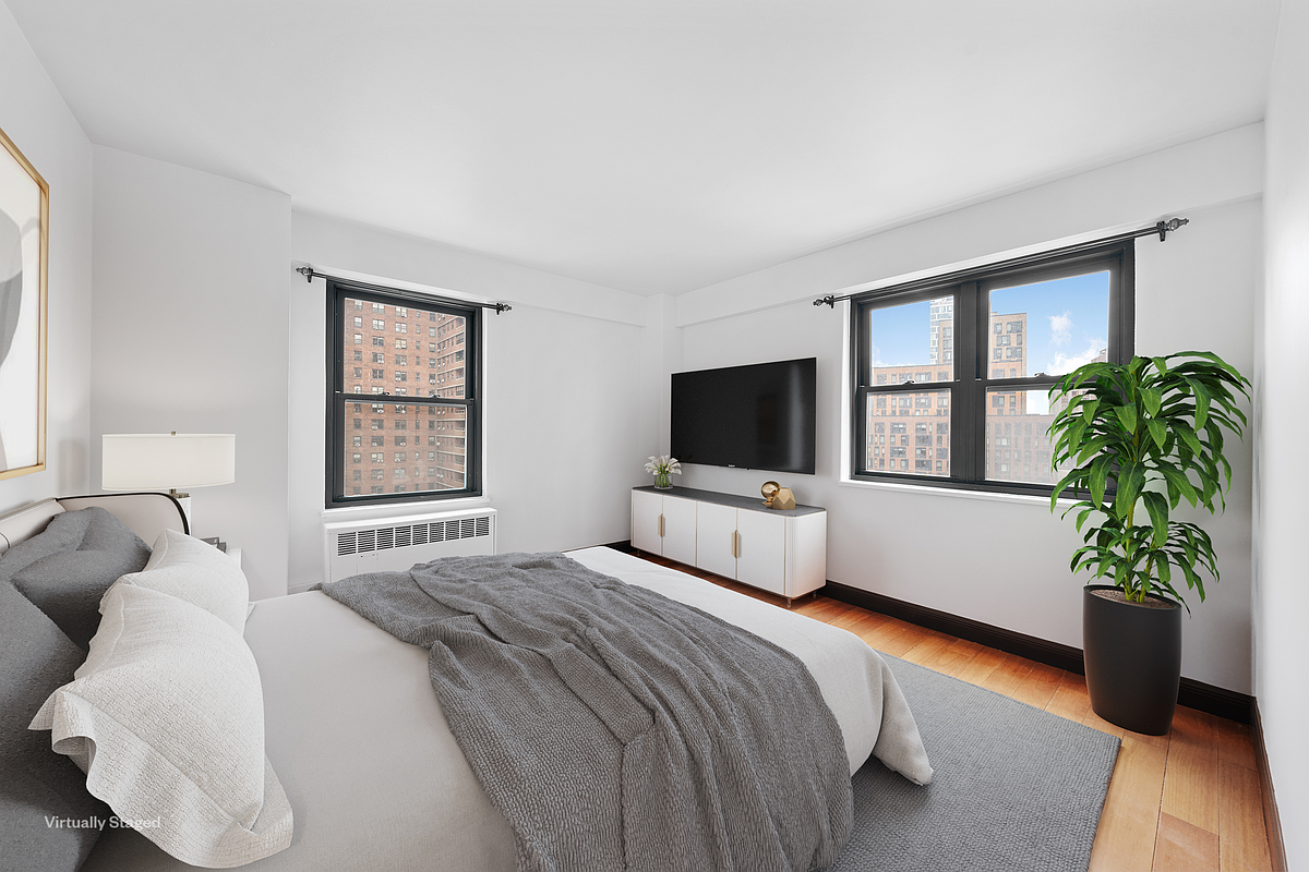 212 E Broadway G701