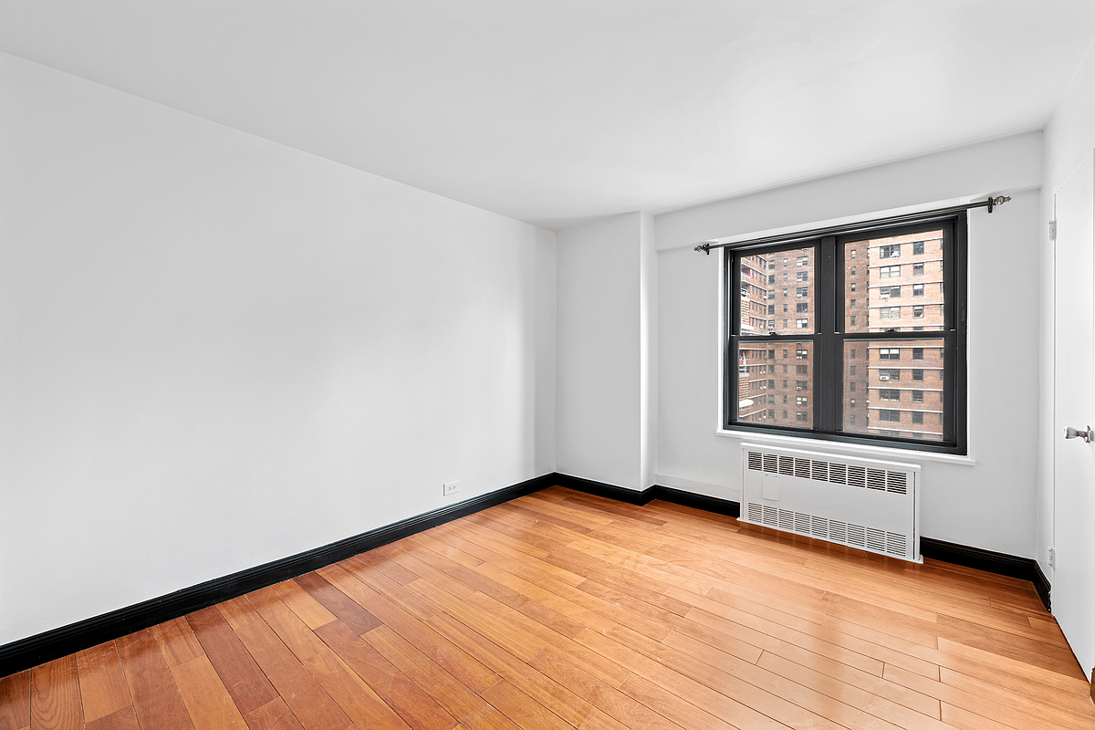 212 E Broadway G701