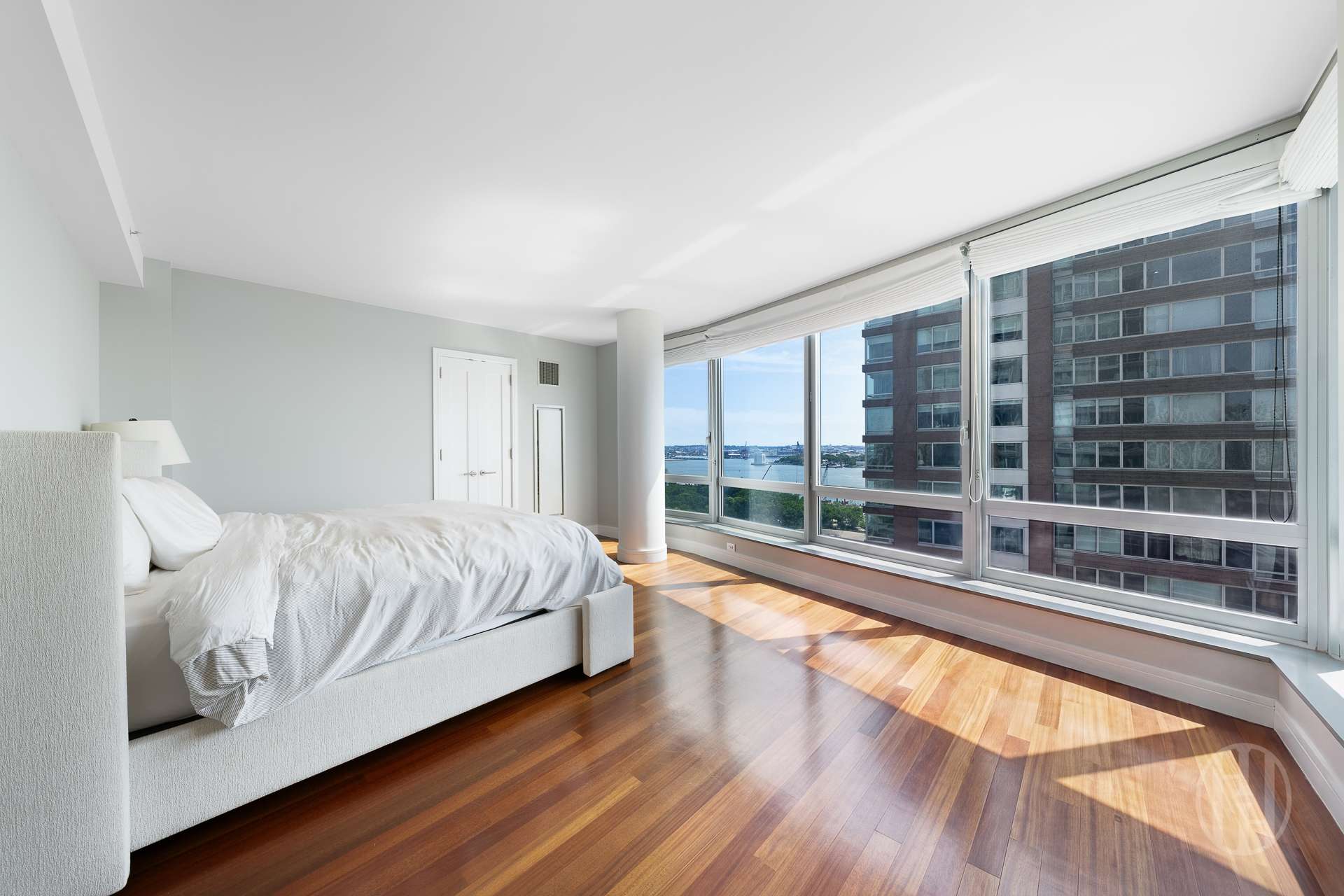 30 West Street 21F