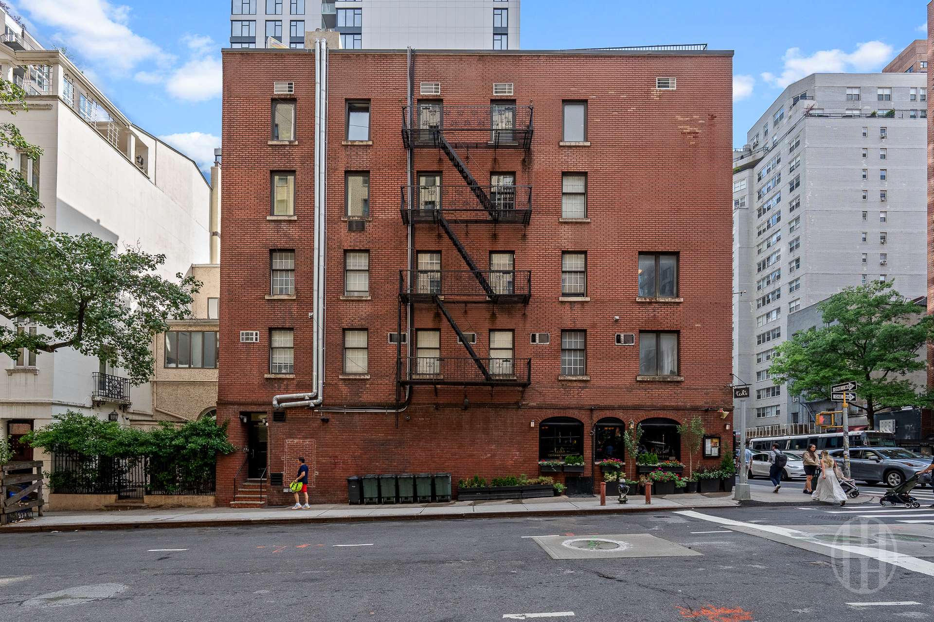 200 E 35th Street 0