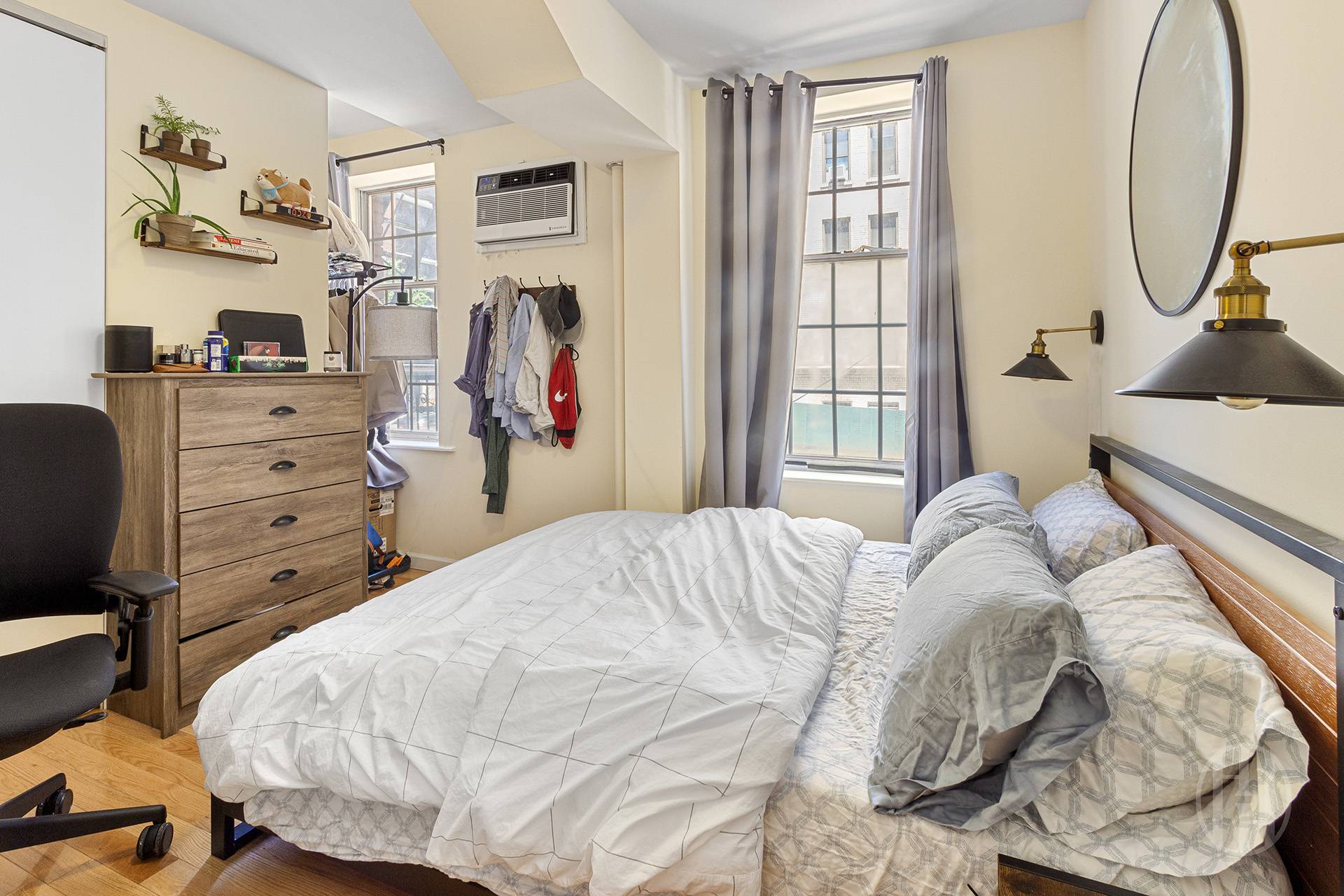 200 E 35th Street 0