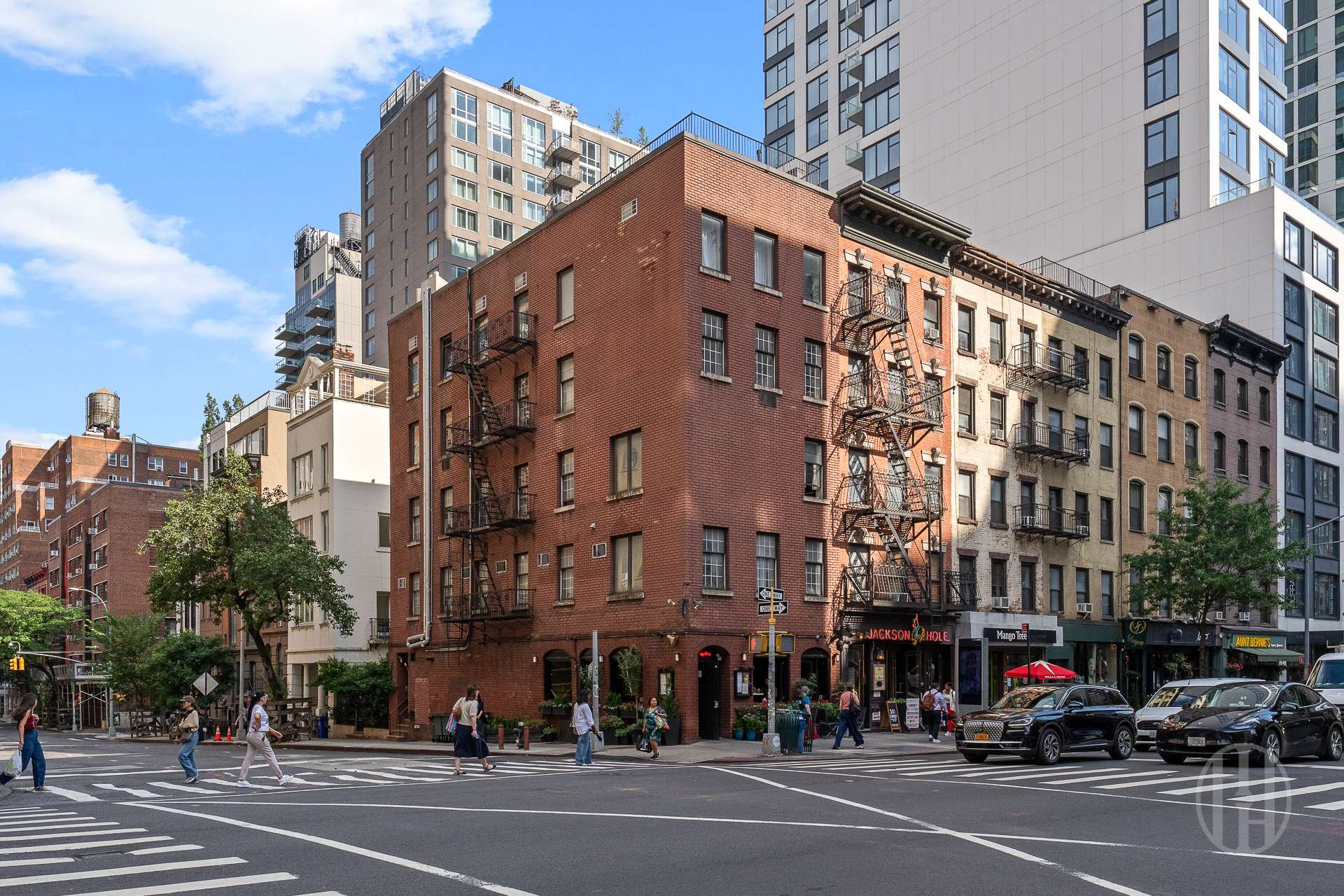 200 E 35th Street 0