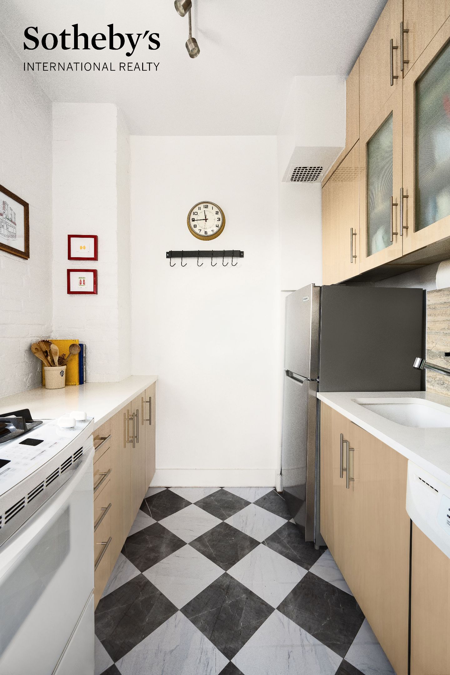 282 Henry Street 9