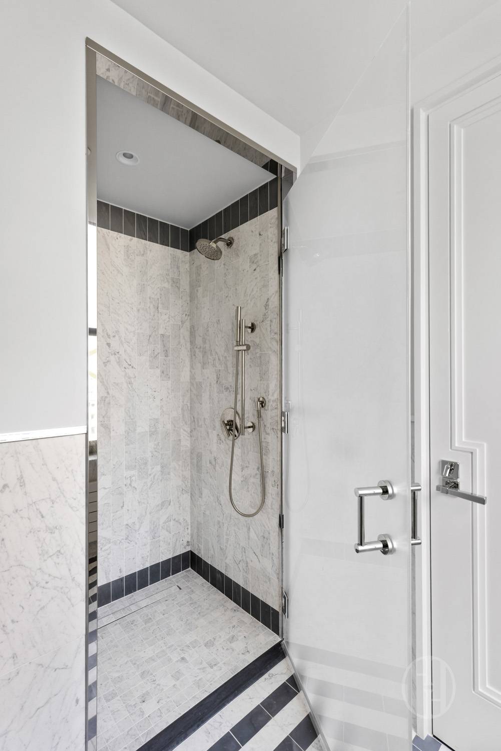 303 Park Avenue 2905
