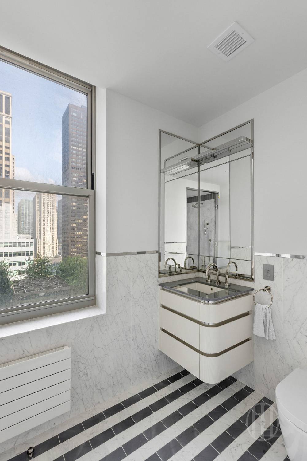 303 Park Avenue 2905
