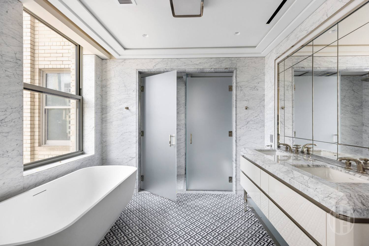 303 Park Avenue 2905