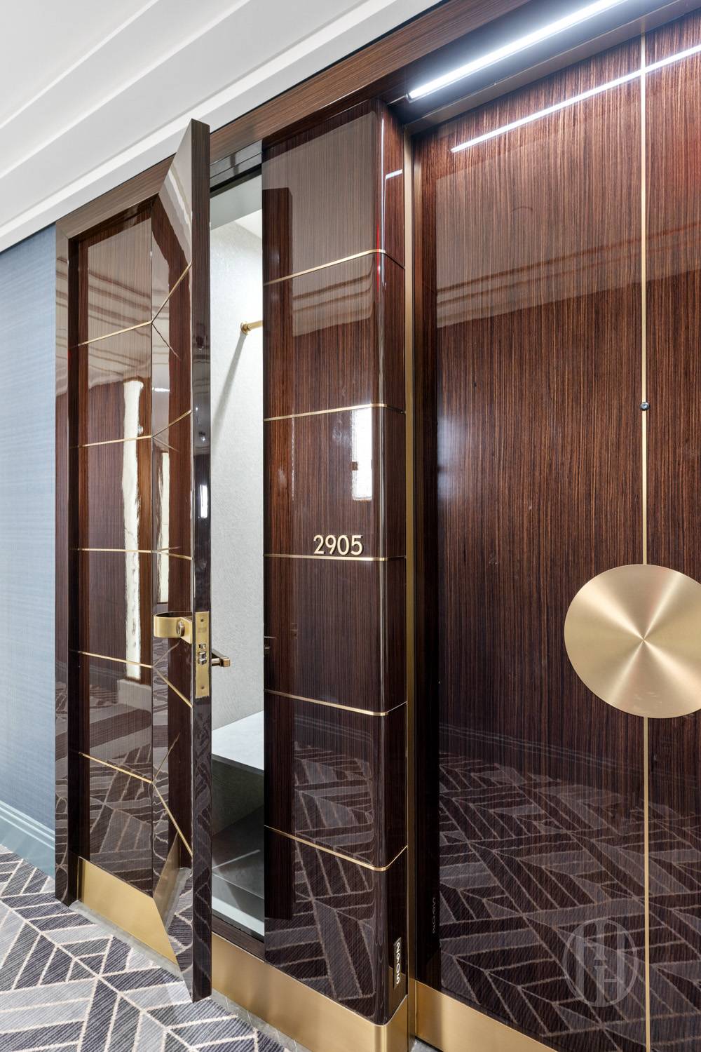 303 Park Avenue 2905