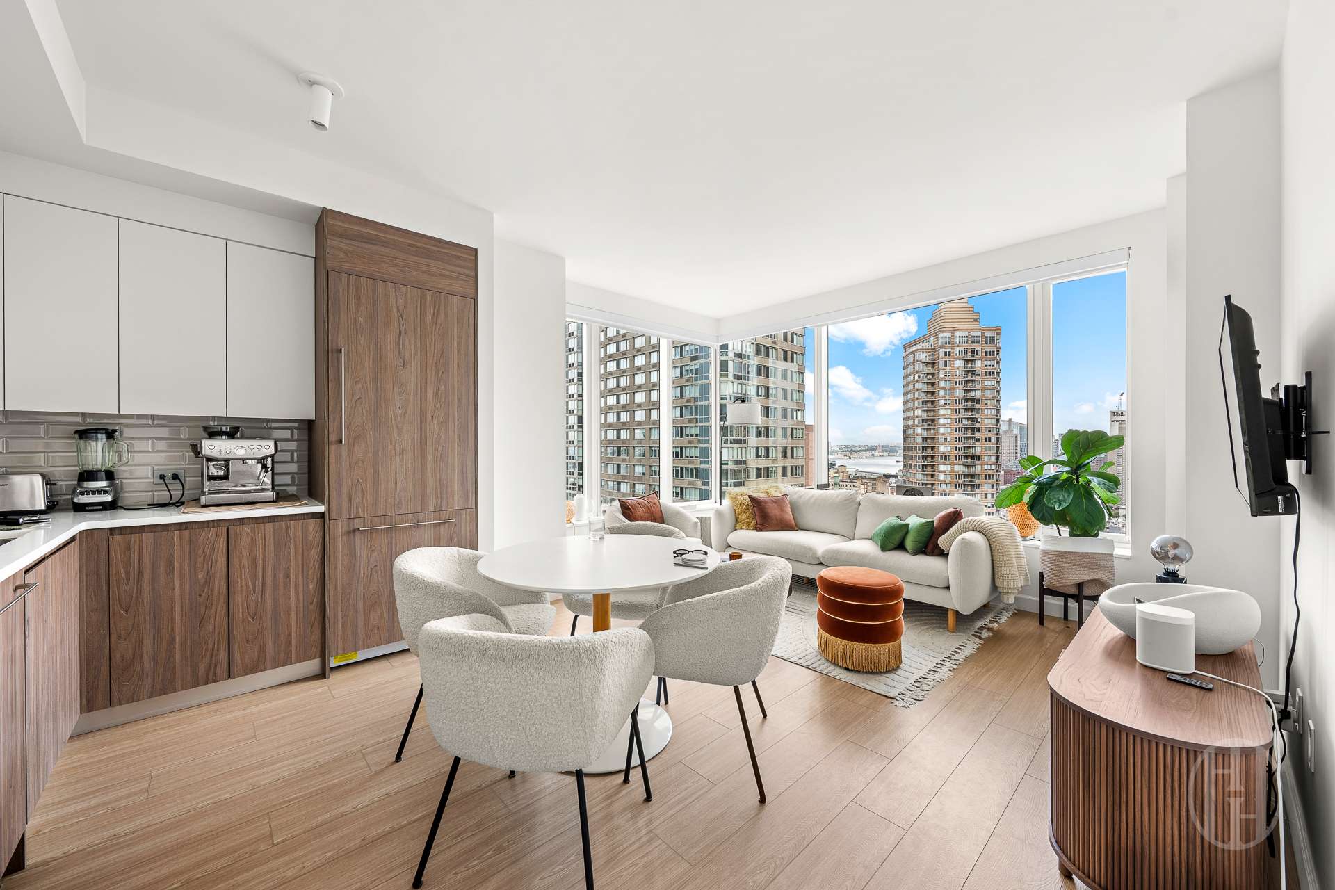 550 10th Avenue 2709