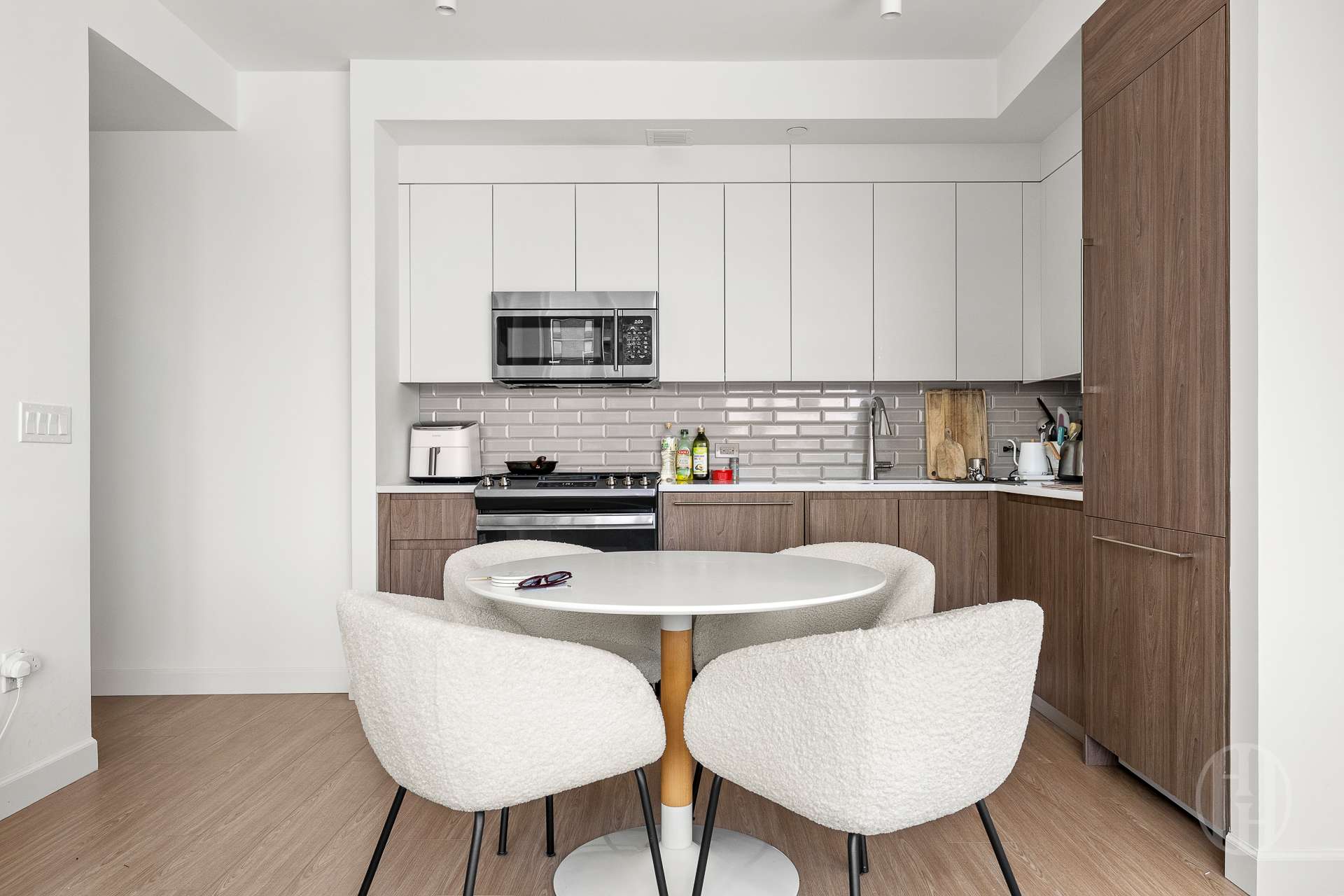 550 10th Avenue 2709