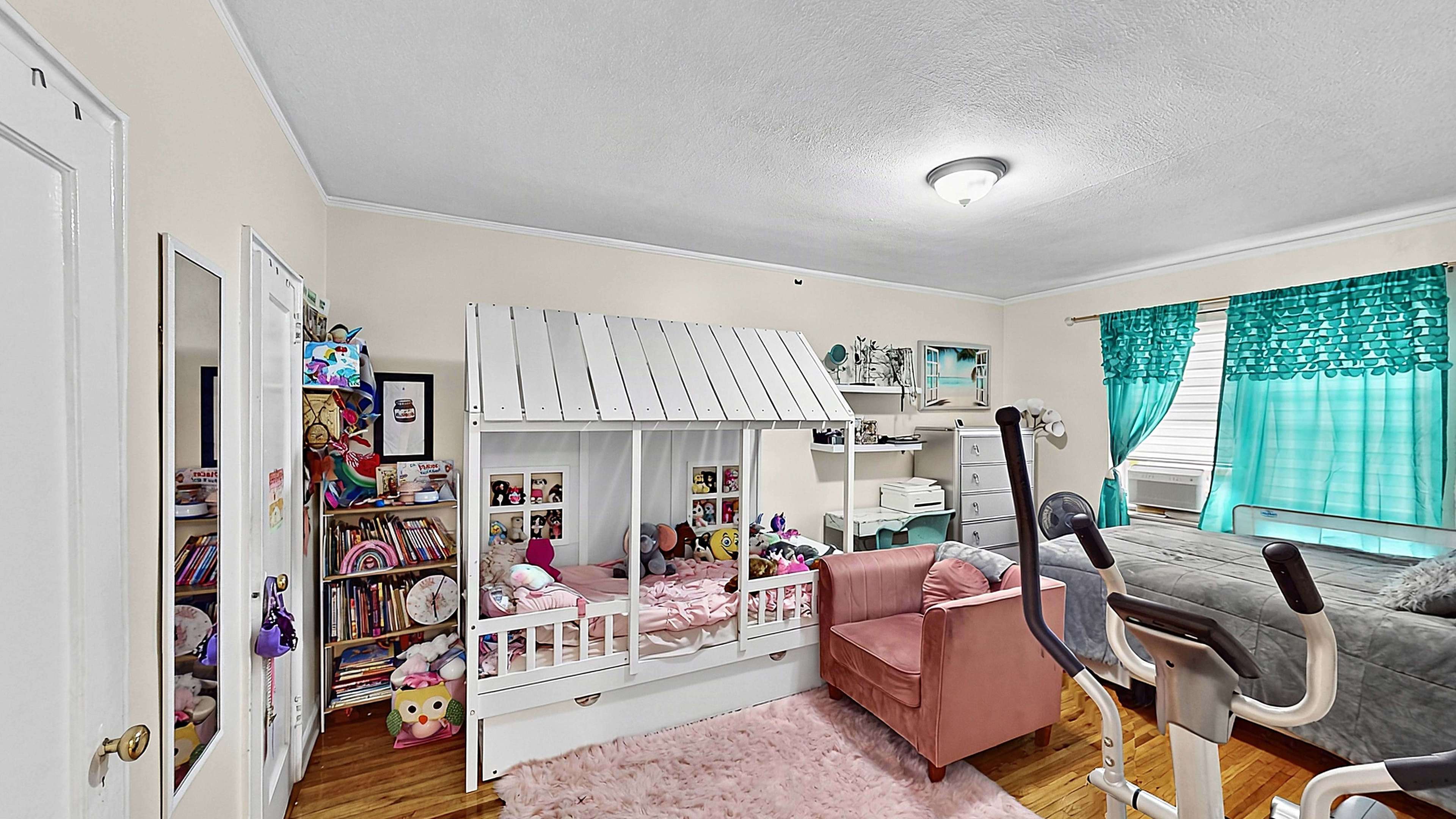 915 E 17th Street 117
