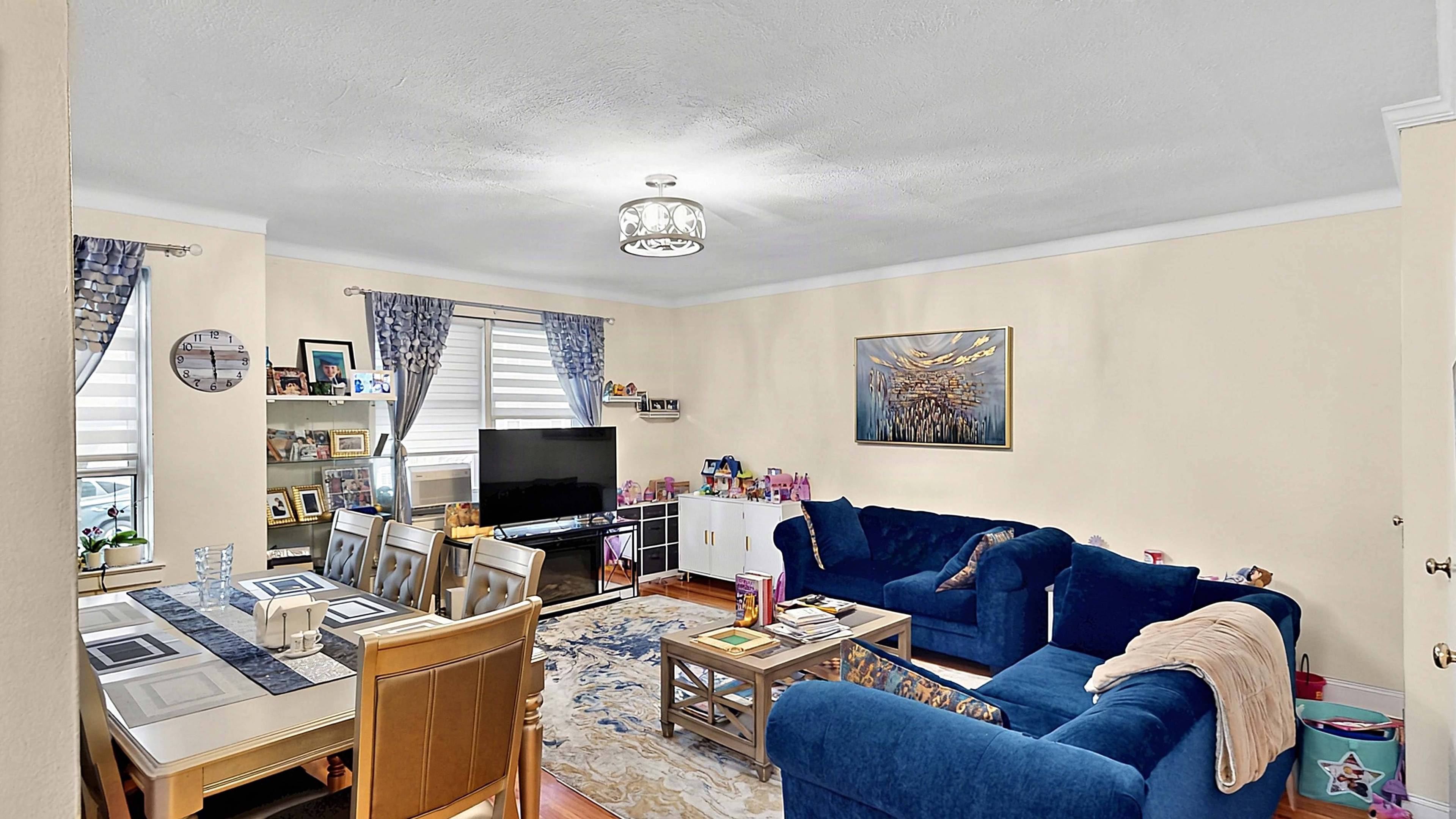 915 E 17th Street 117