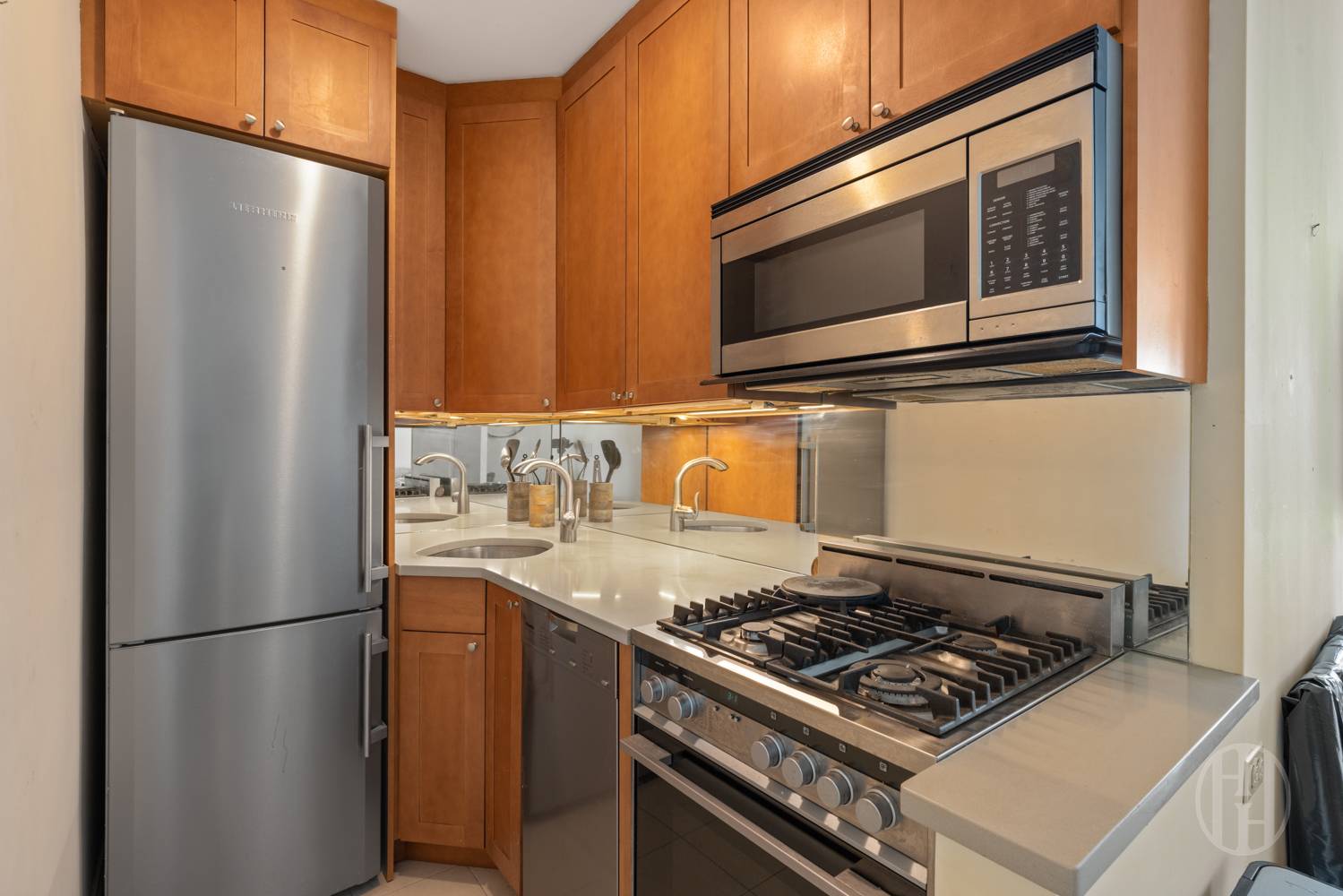 69 5th Avenue 15H