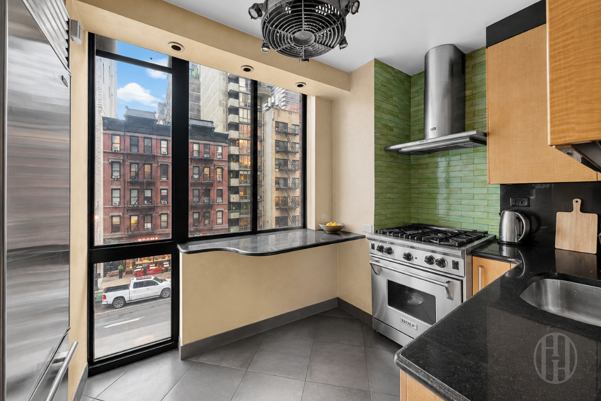 255 E 49th Street 4CD