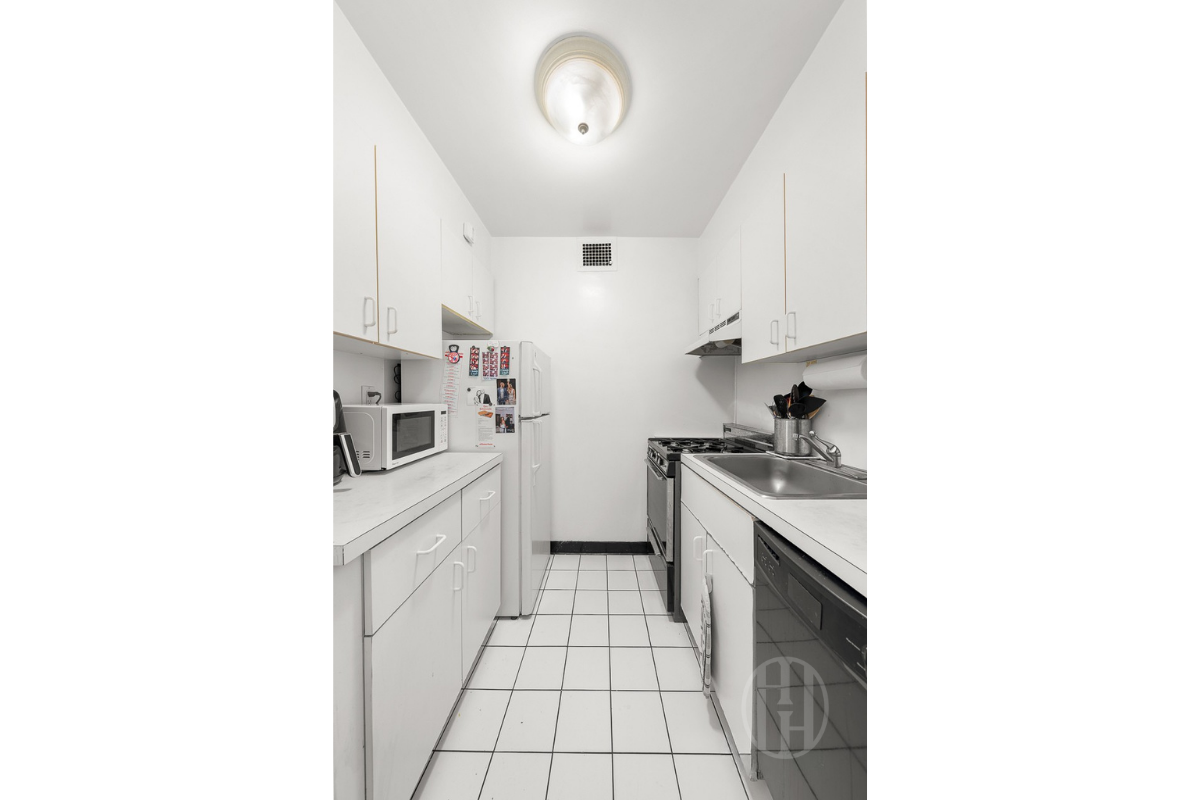 155 E 34th Street 7L