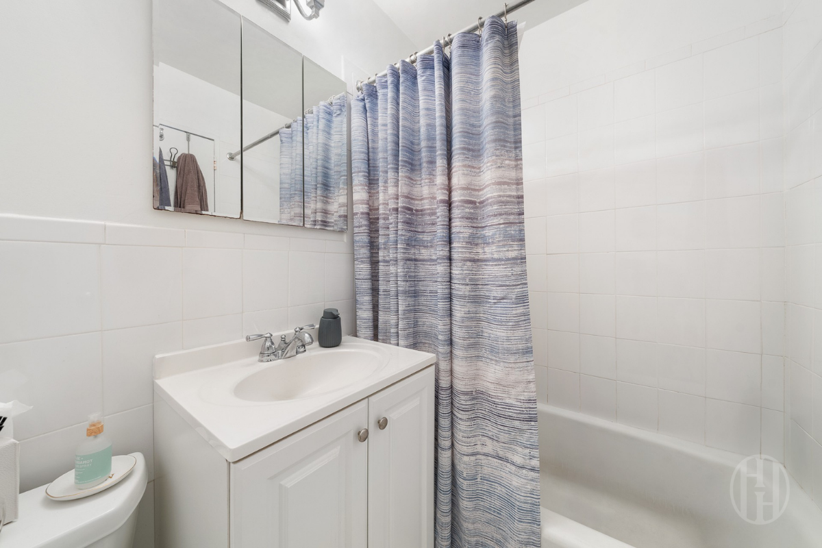 155 E 34th Street 7L