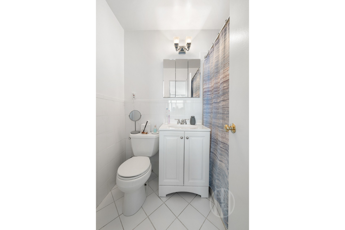 155 E 34th Street 7L