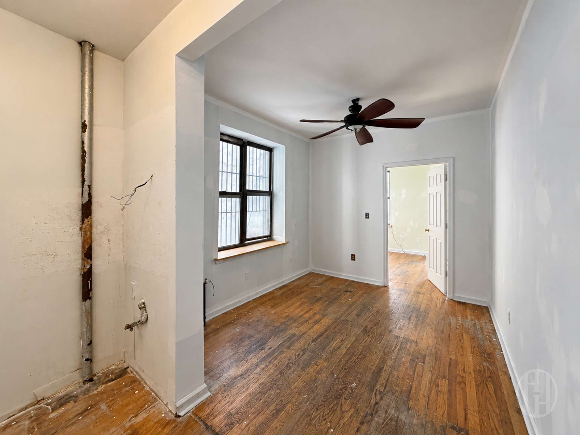 330 S 3rd Street 1