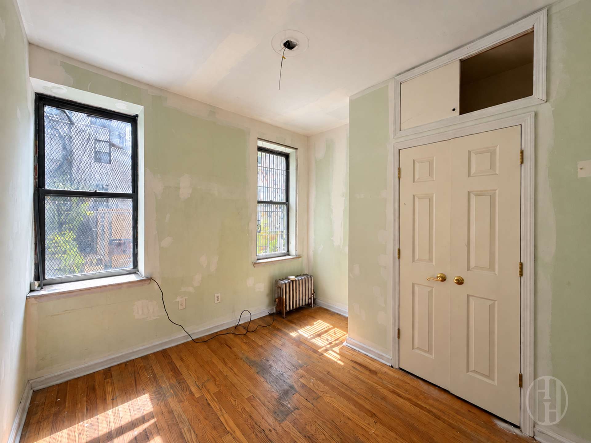 330 S 3rd Street 1